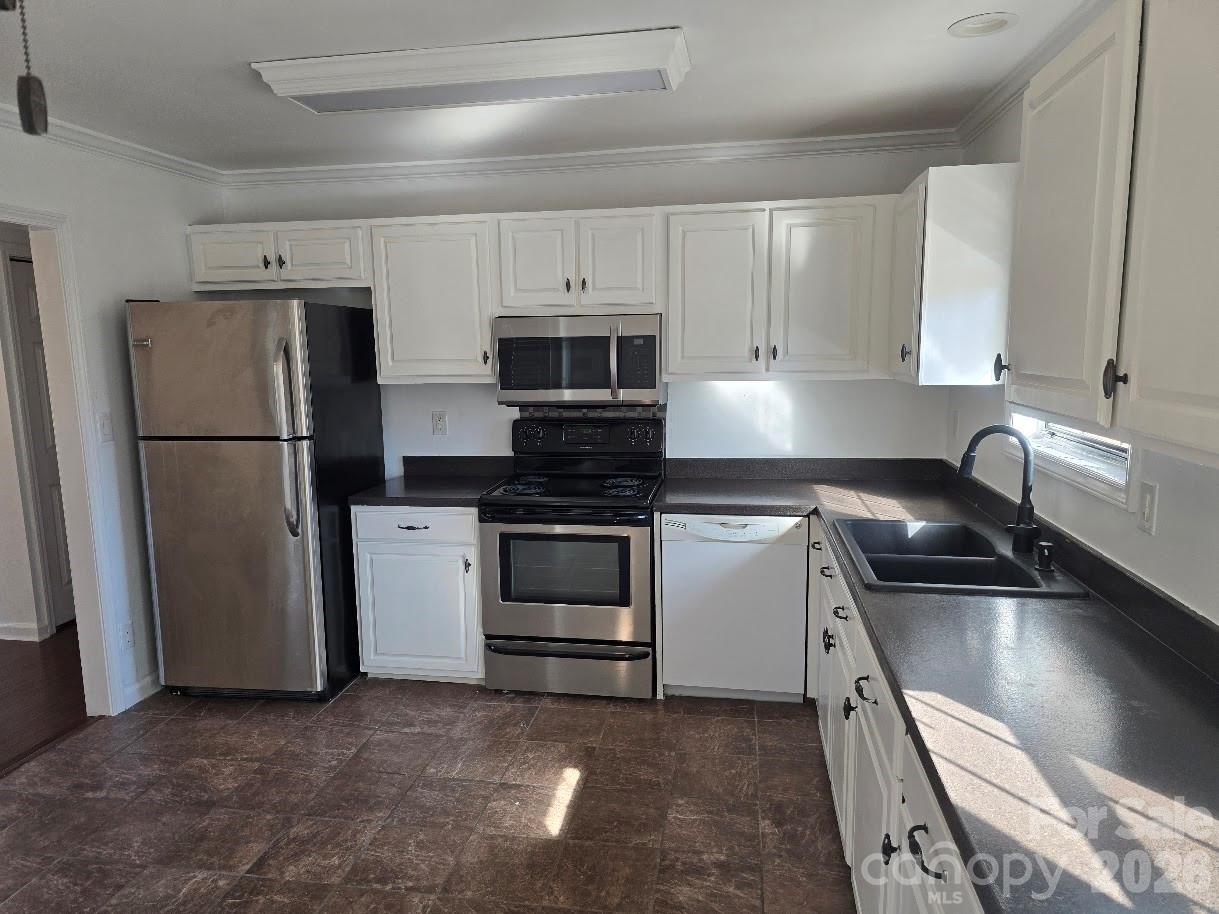 4904 West Street Property Photo 5
