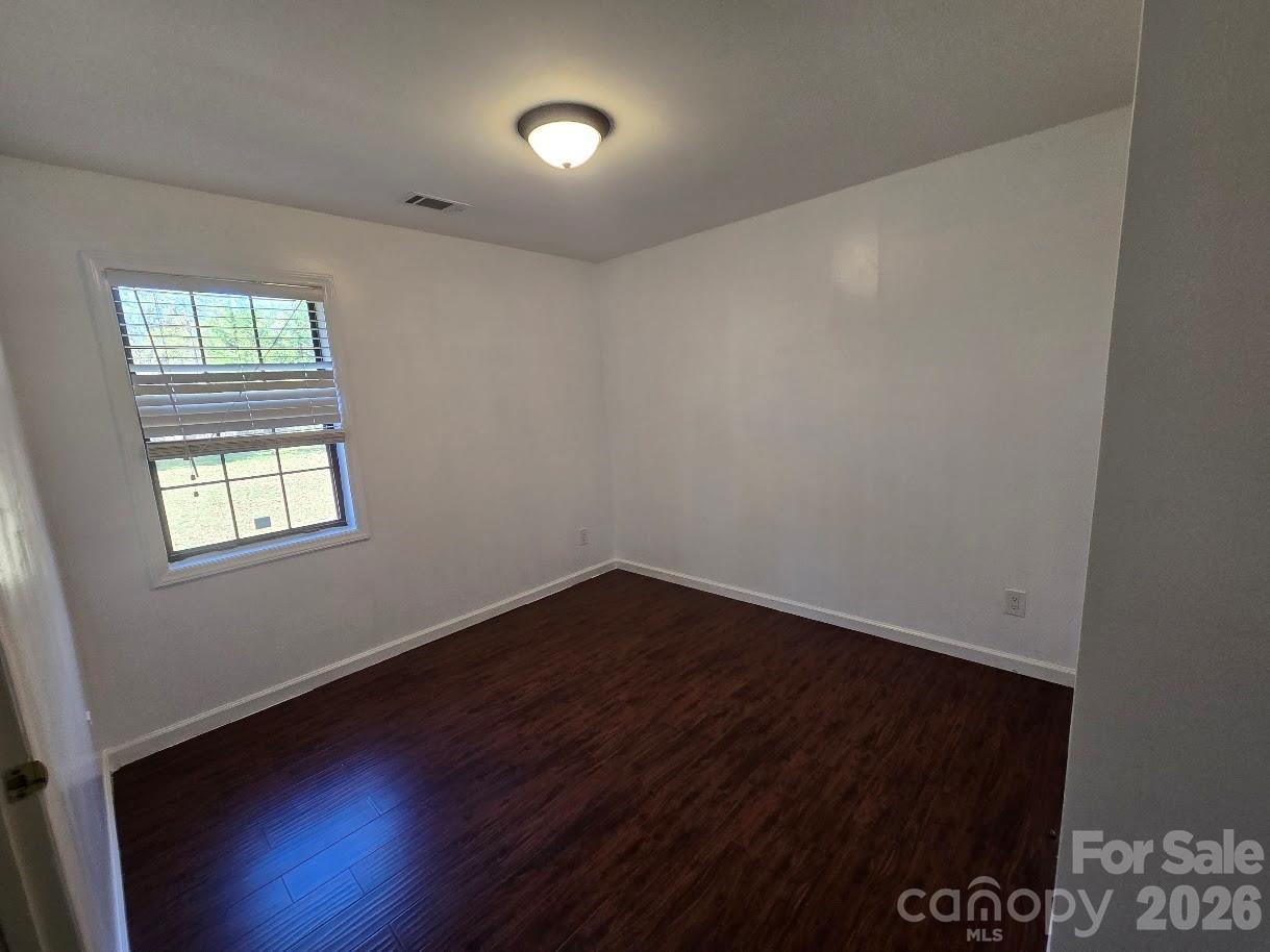 4904 West Street Property Photo 7