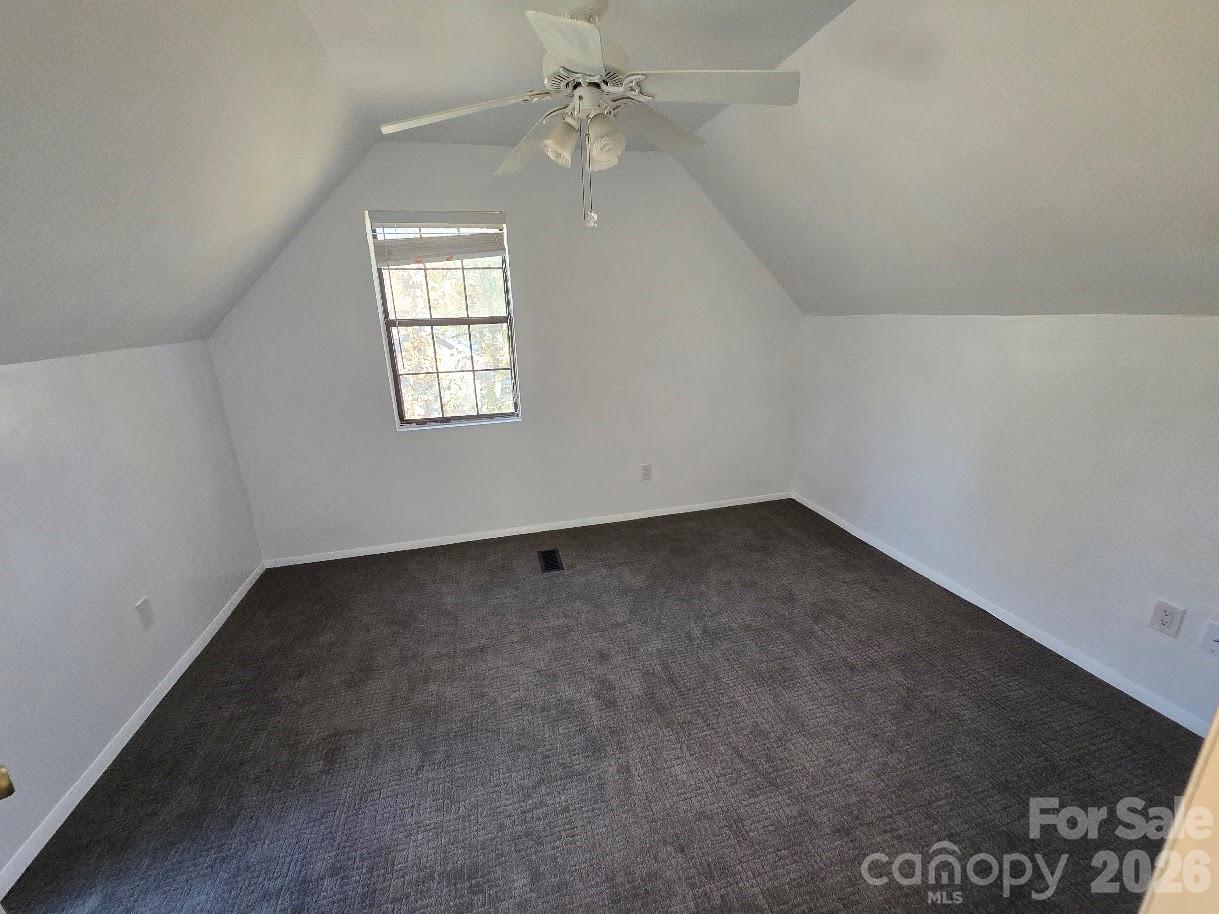 4904 West Street Property Photo 12