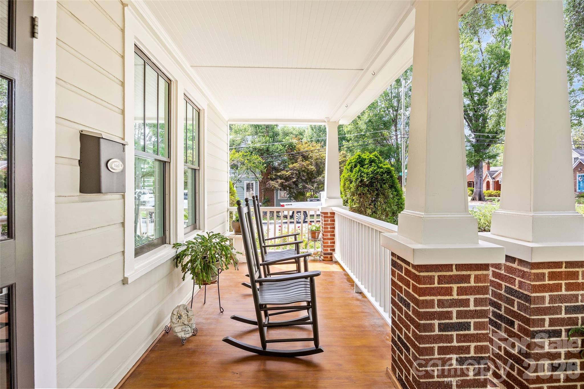 2200 Shenandoah Avenue Property Photo 6