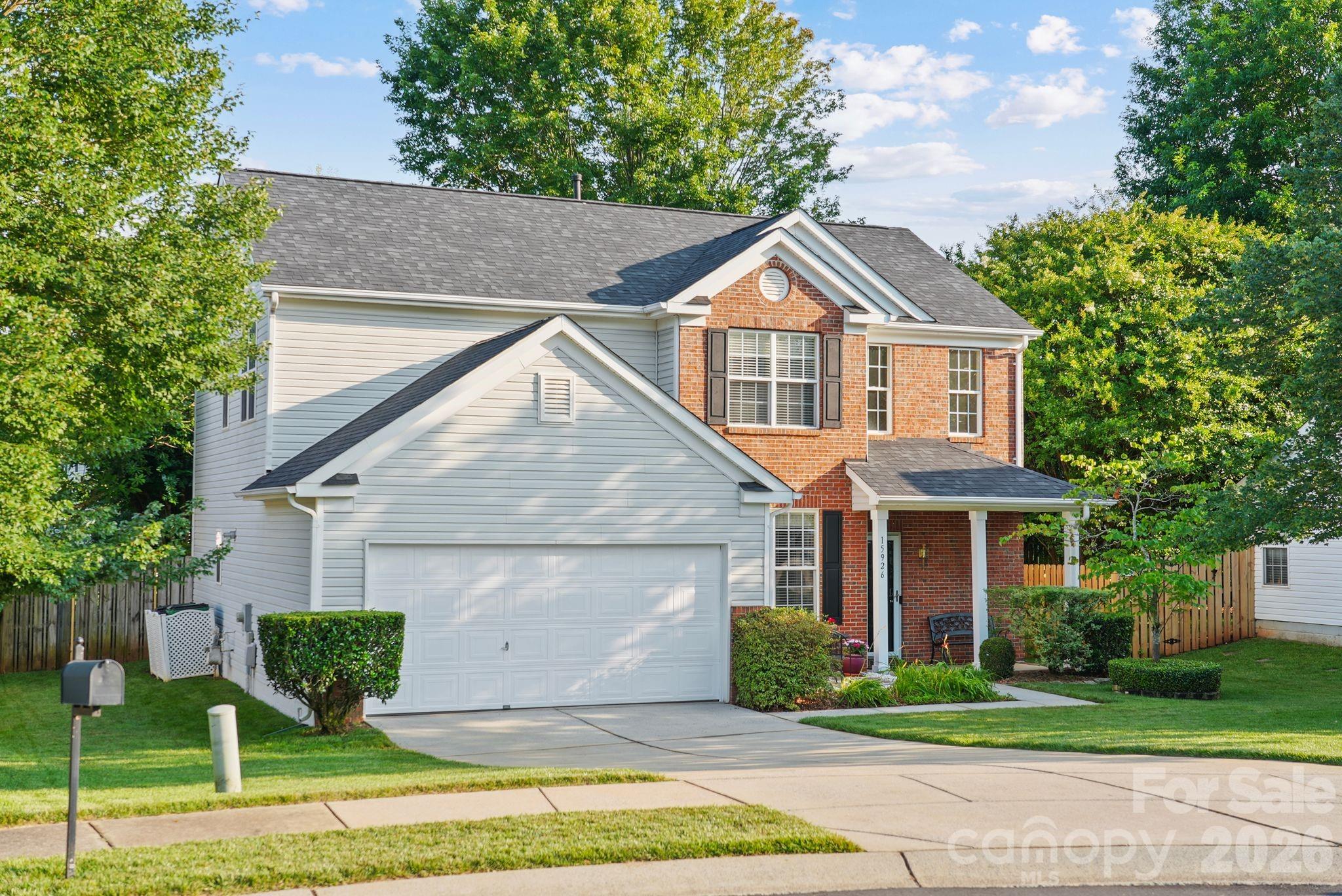 15926 Bubbling Branch Lane Property Photo 2