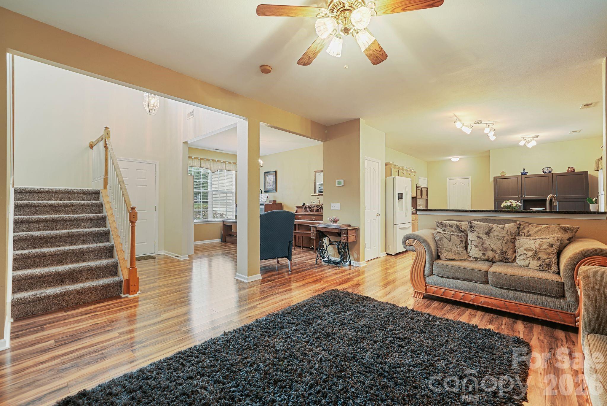 15926 Bubbling Branch Lane Property Photo 9