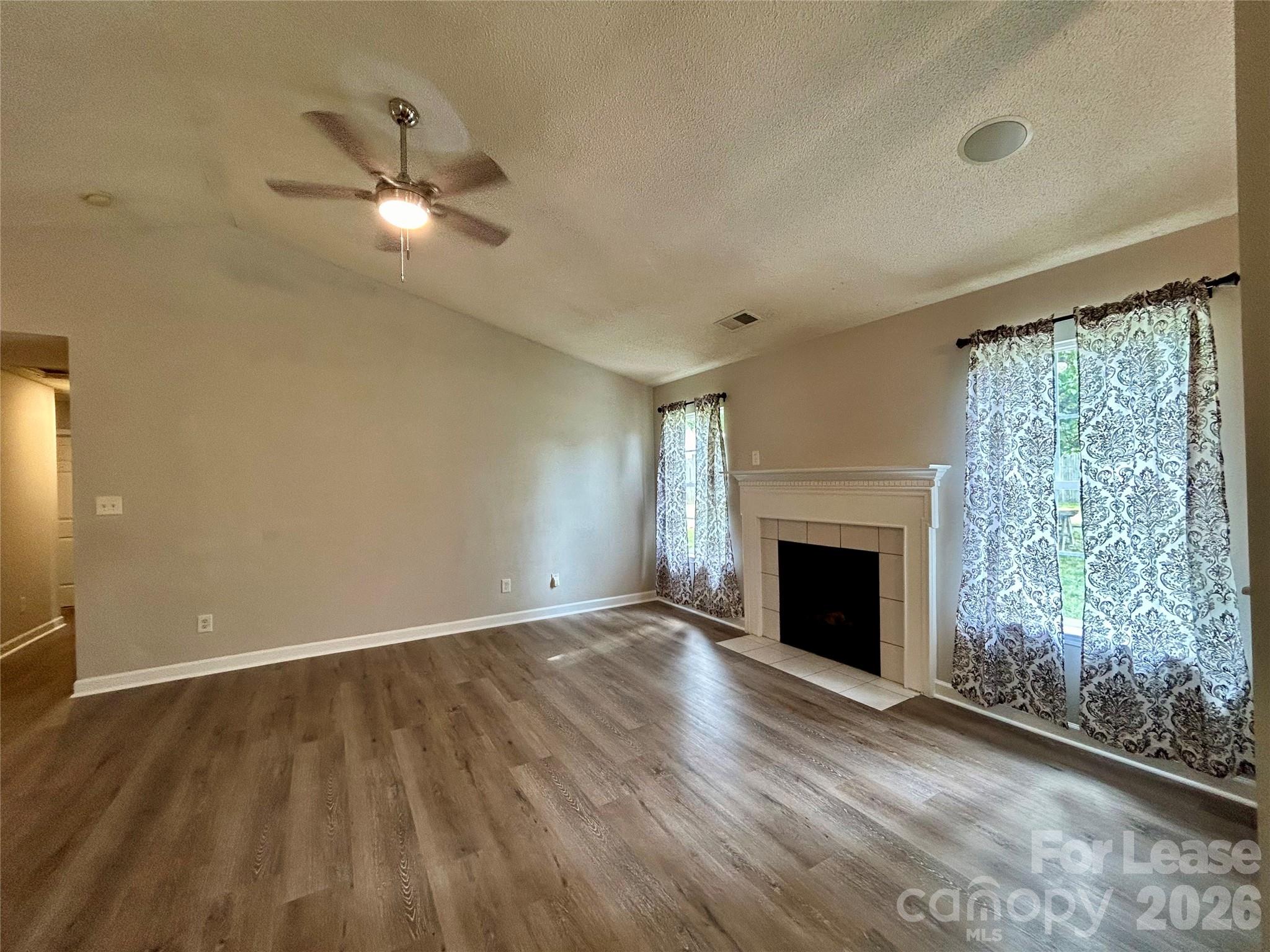 3005 Brekonridge Centre Drive Property Photo 6