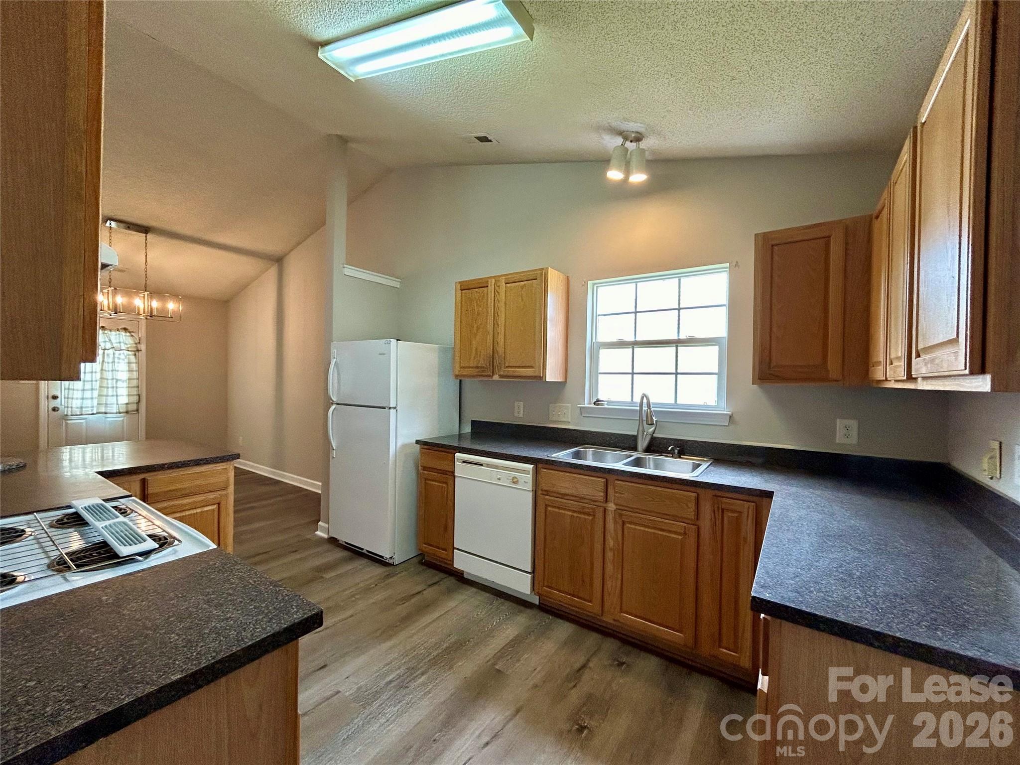 3005 Brekonridge Centre Drive Property Photo 12