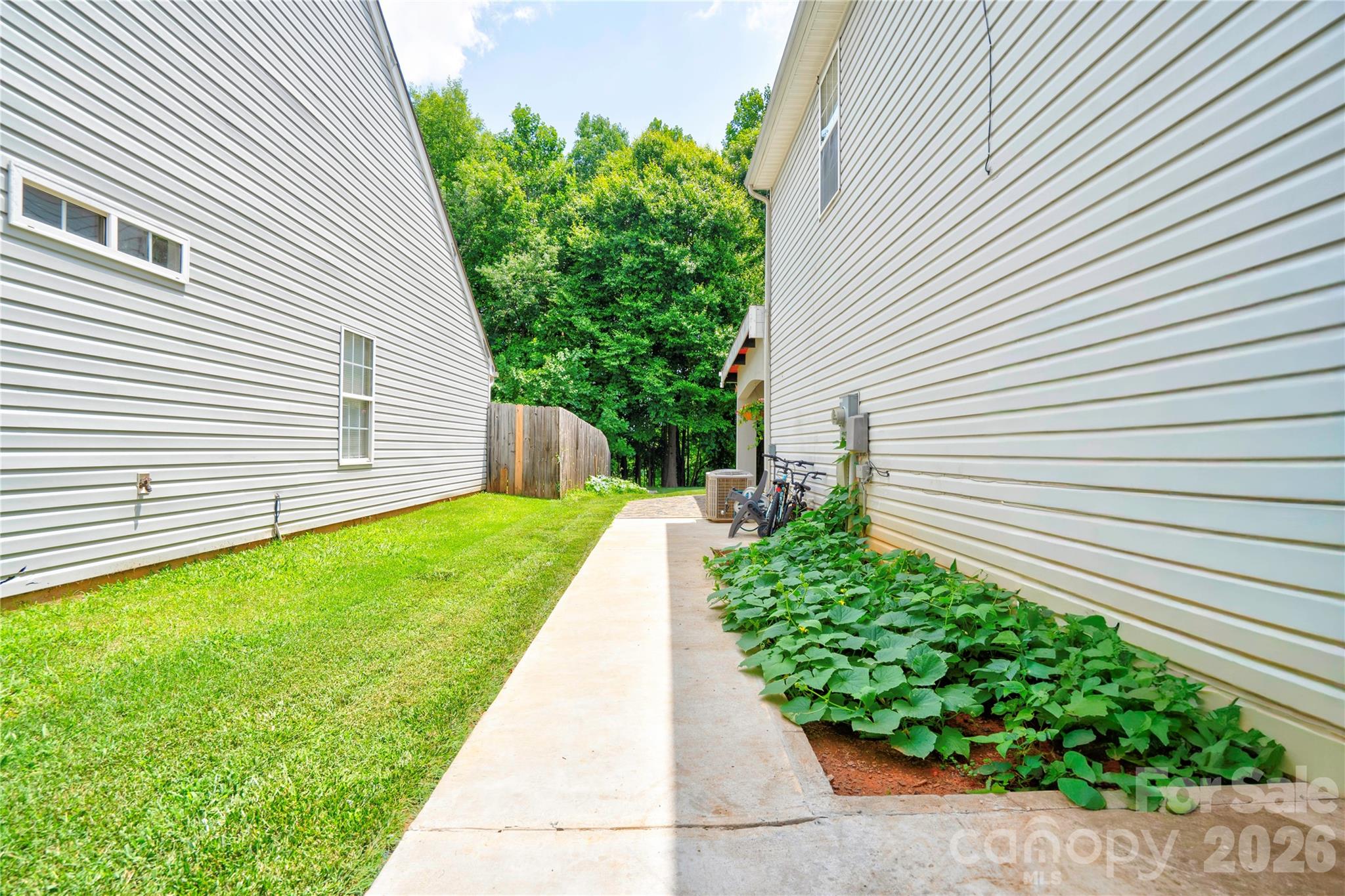 9336 Dewey Drive Property Photo 6