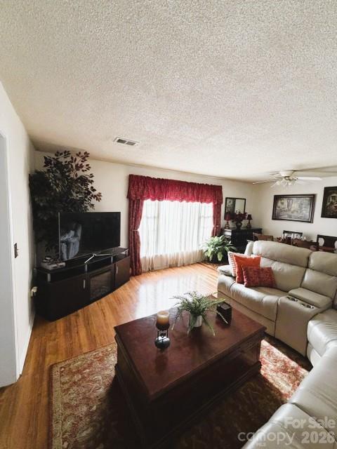 1218 Dotson Court Property Photo 6