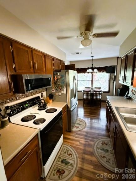 1218 Dotson Court Property Photo 9