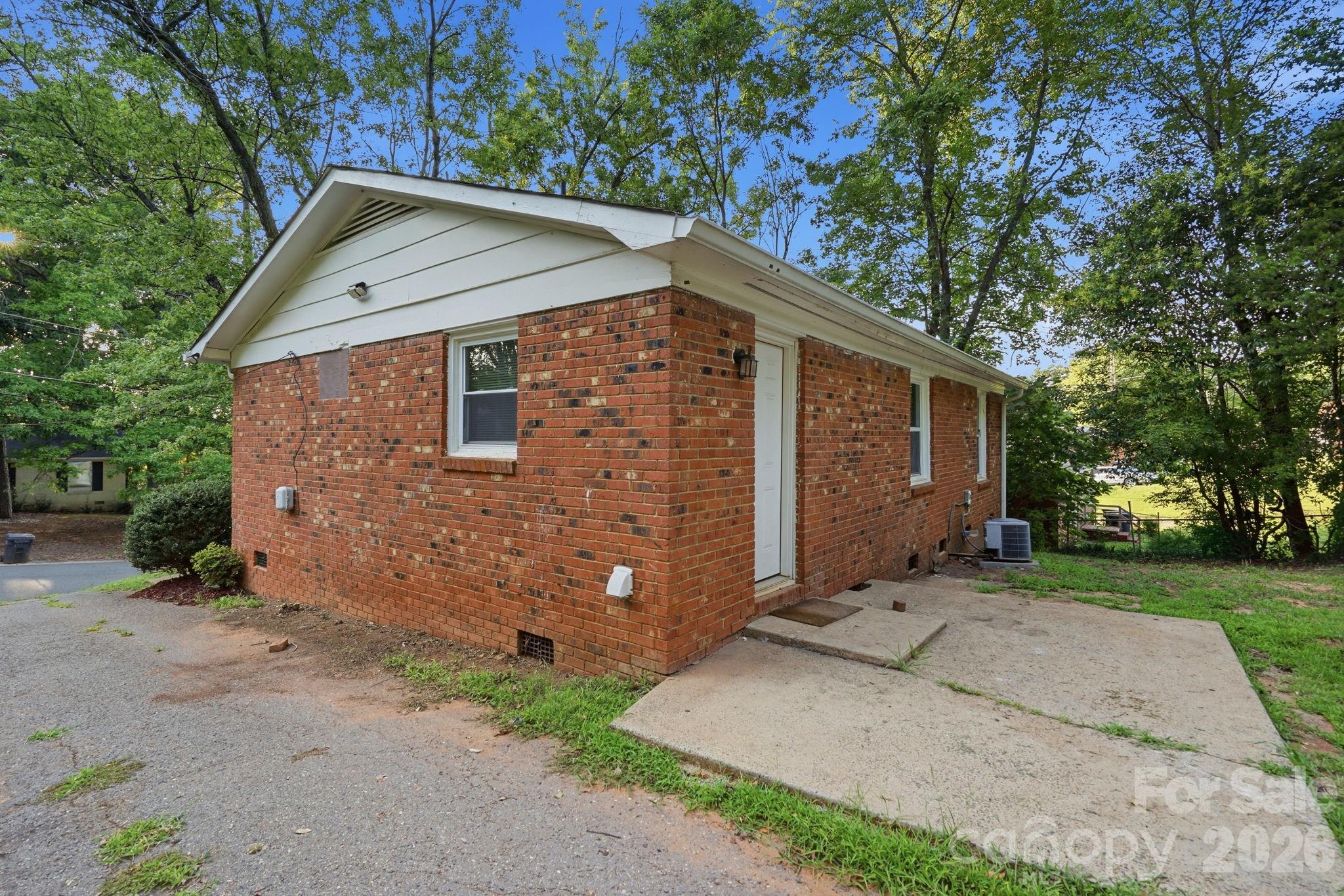 6805 Deanwood Place Property Photo 18