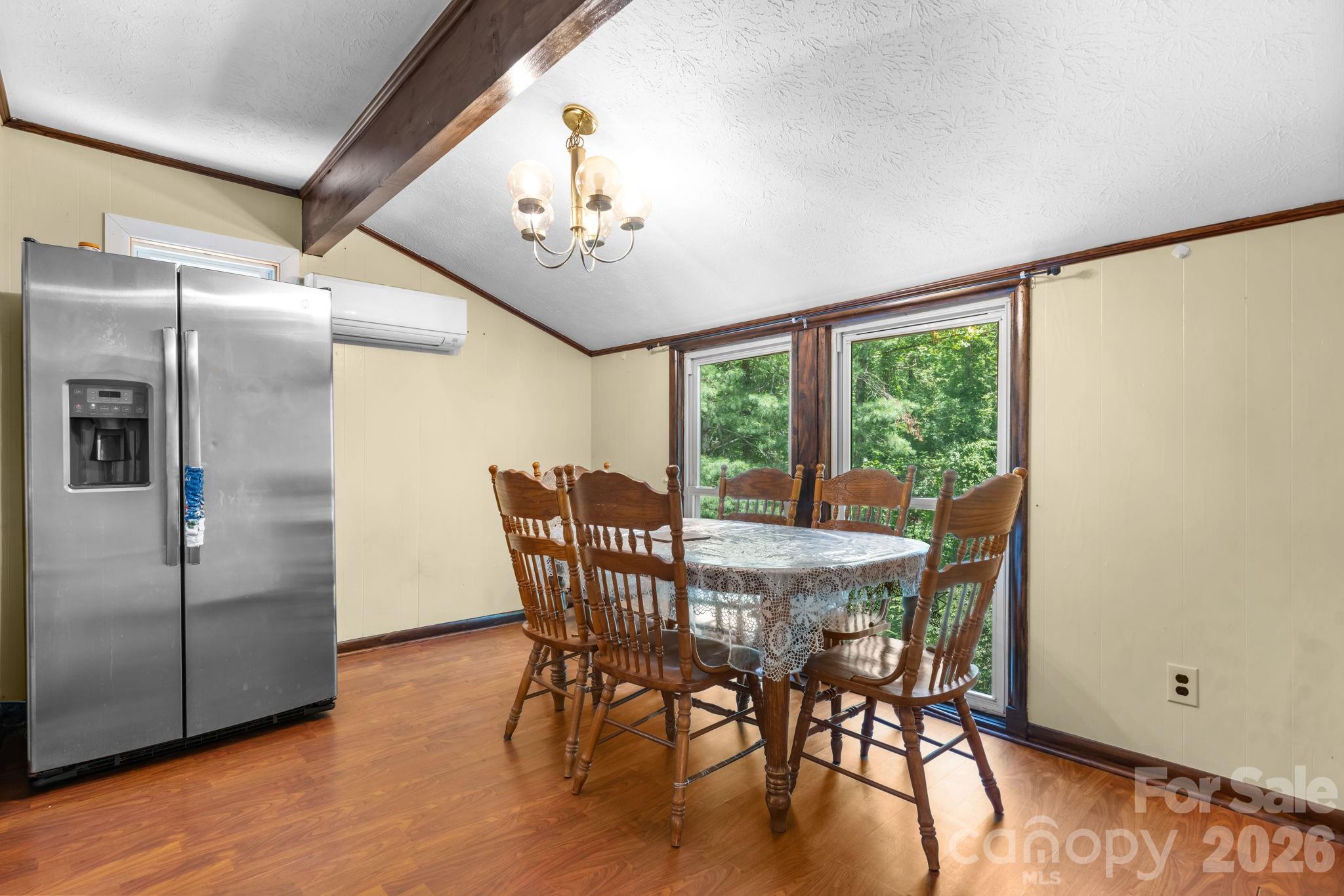 828 Manchester Street Property Photo 4