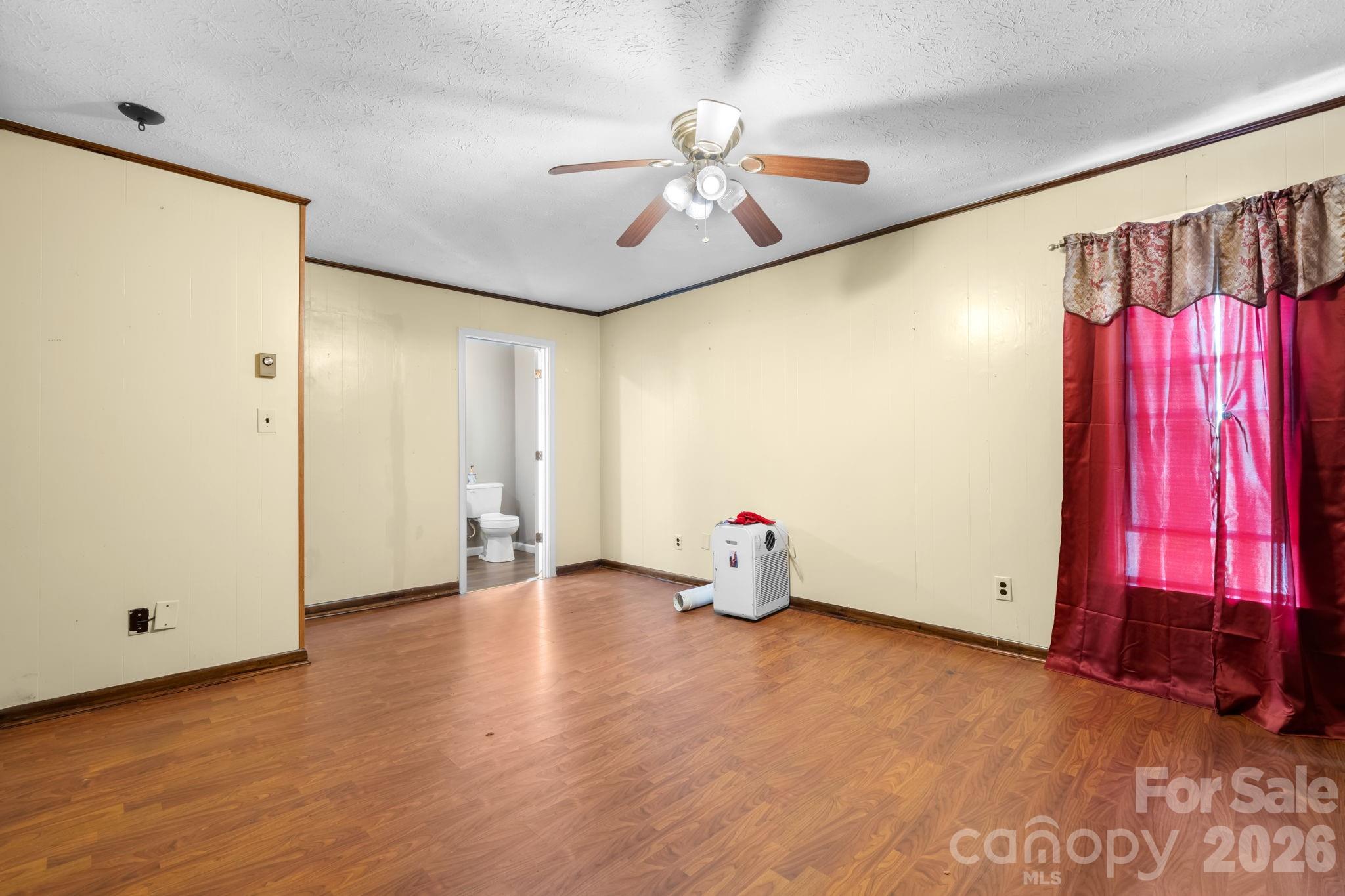 828 Manchester Street Property Photo 7