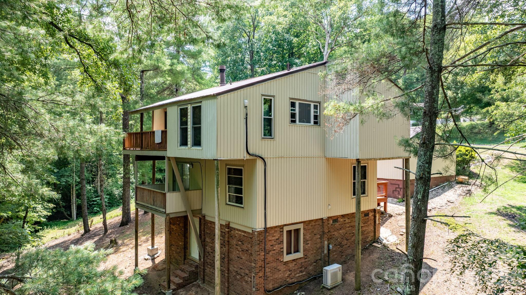 828 Manchester Street Property Photo 18