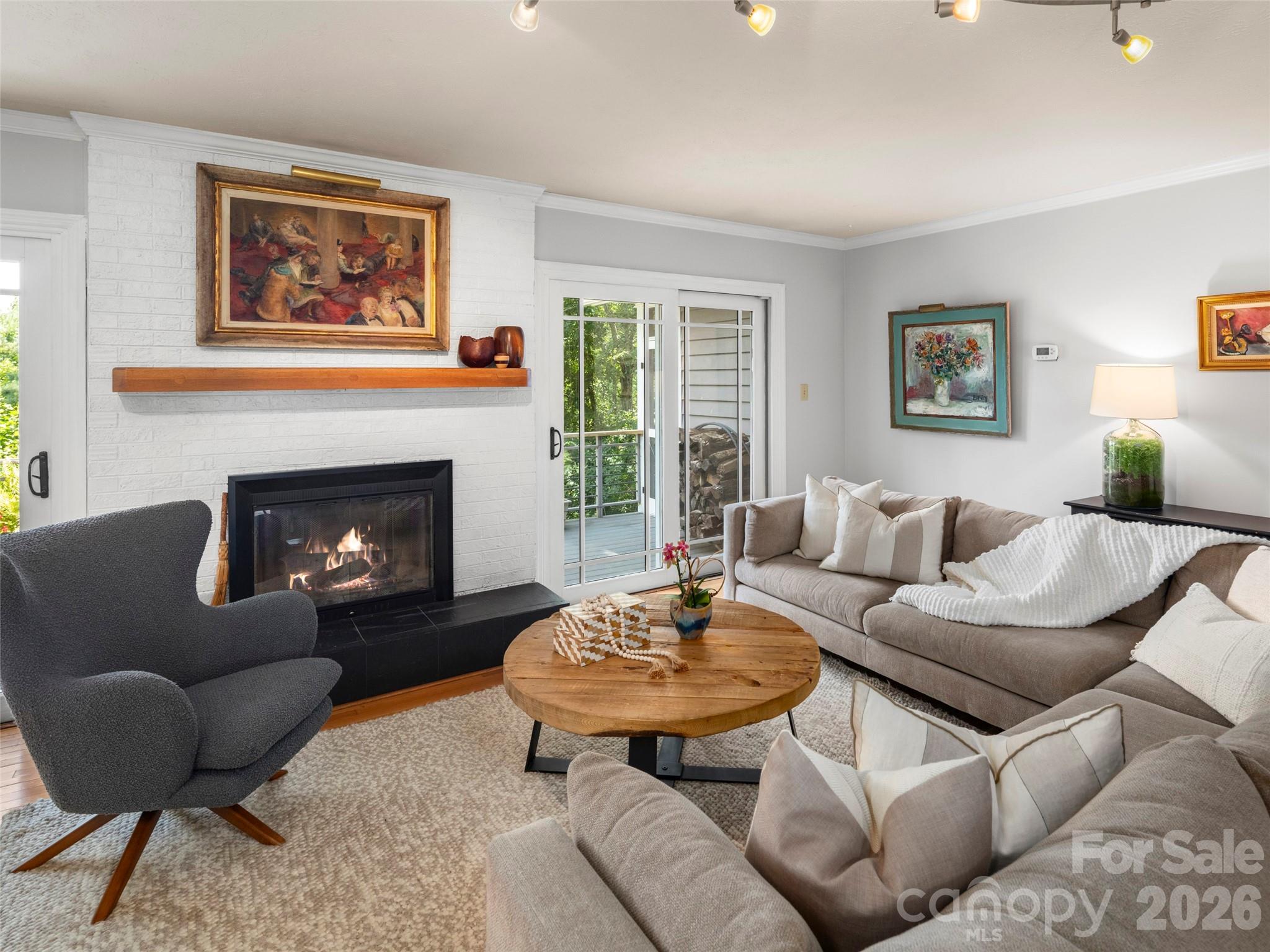 528 N Griffing Boulevard Property Photo 7
