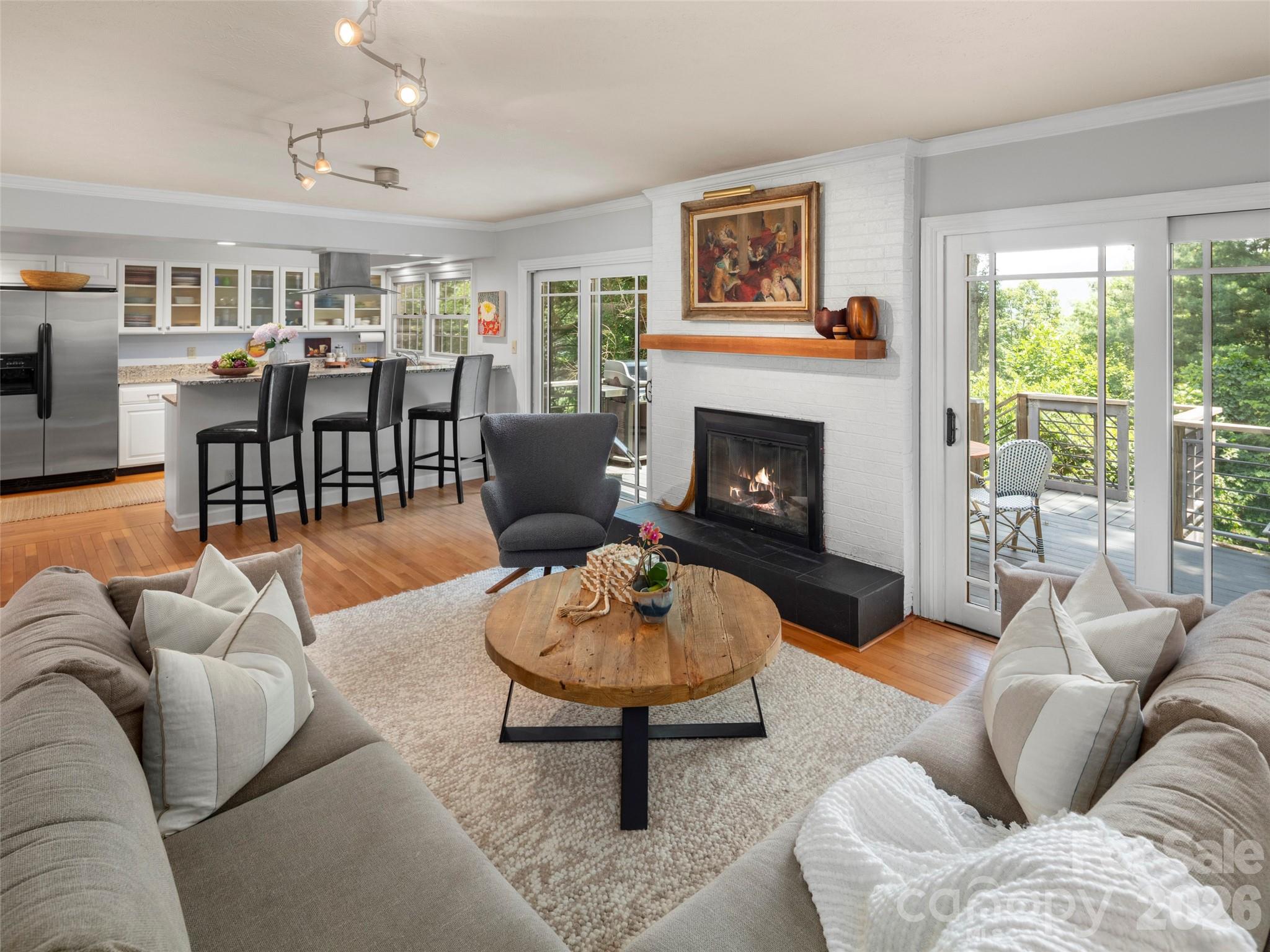 528 N Griffing Boulevard Property Photo 8
