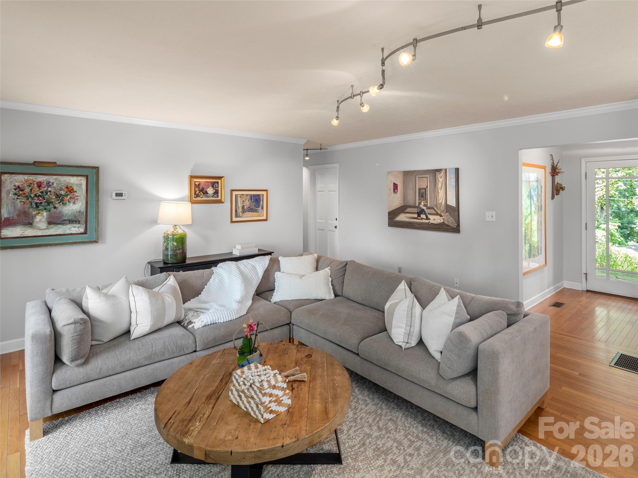 528 N Griffing Boulevard Property Photo 10