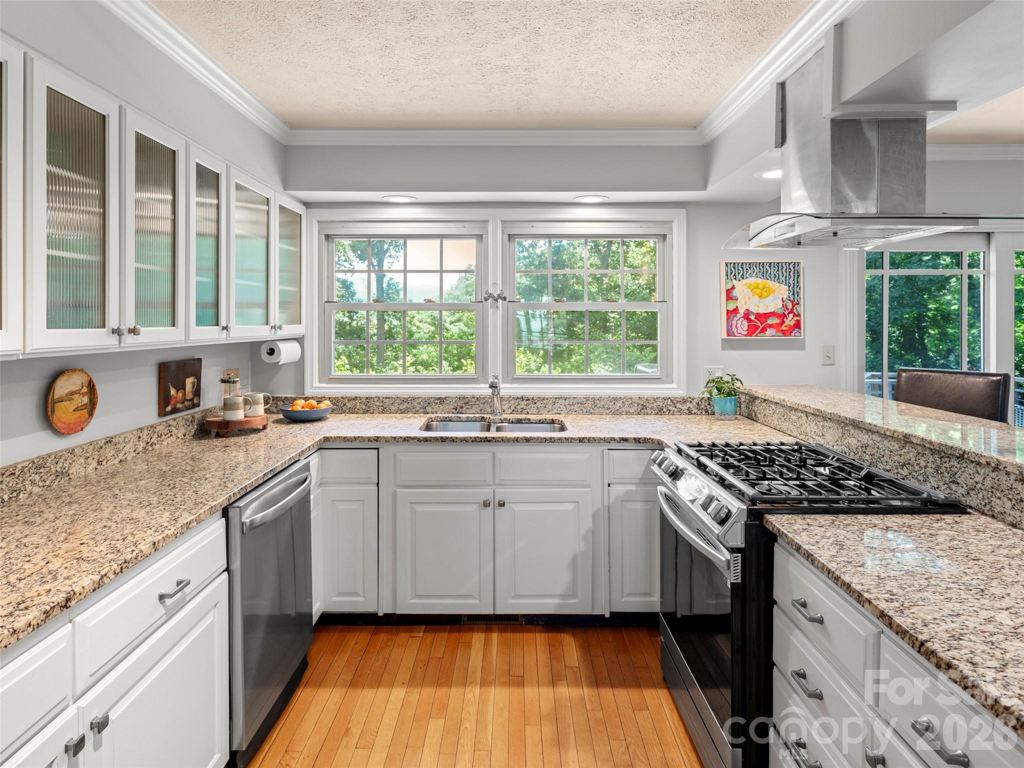 528 N Griffing Boulevard Property Photo 14
