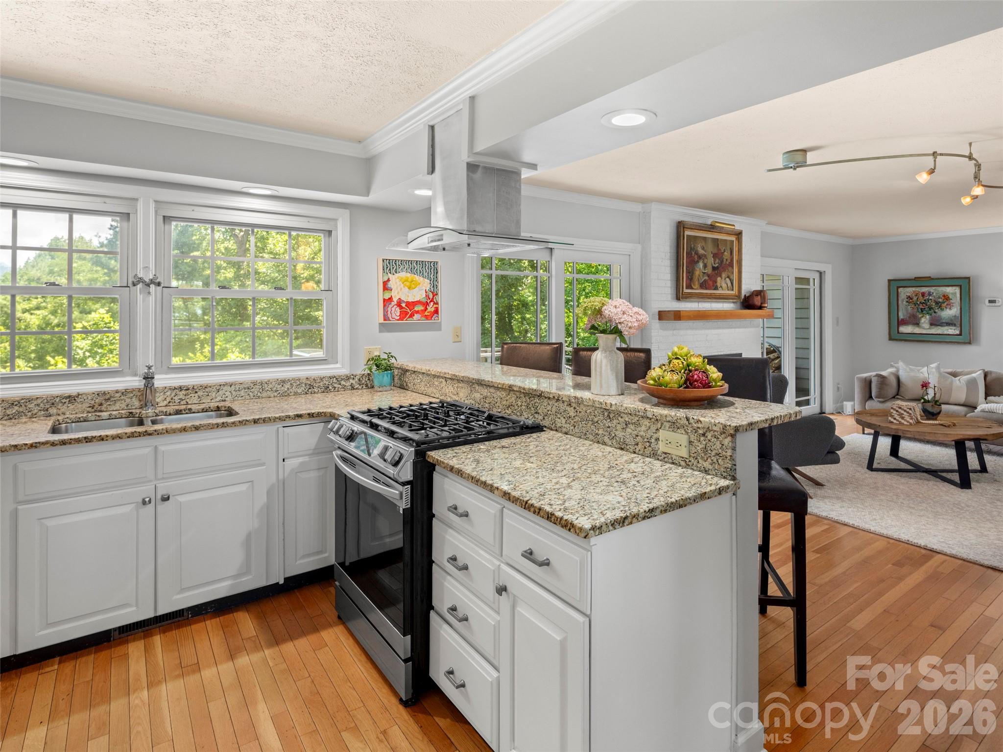 528 N Griffing Boulevard Property Photo 17