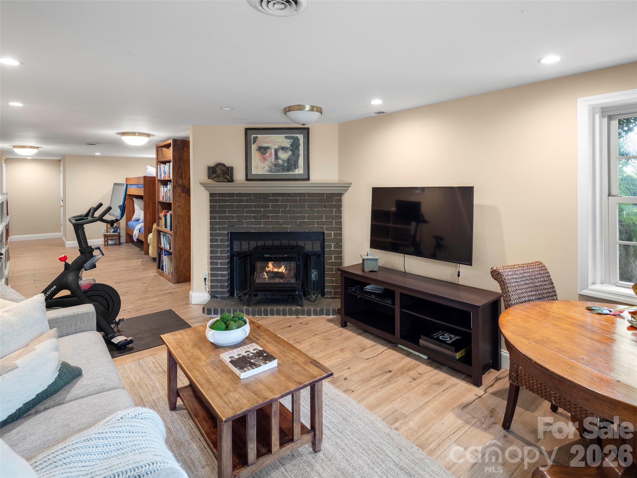 528 N Griffing Boulevard Property Photo 33