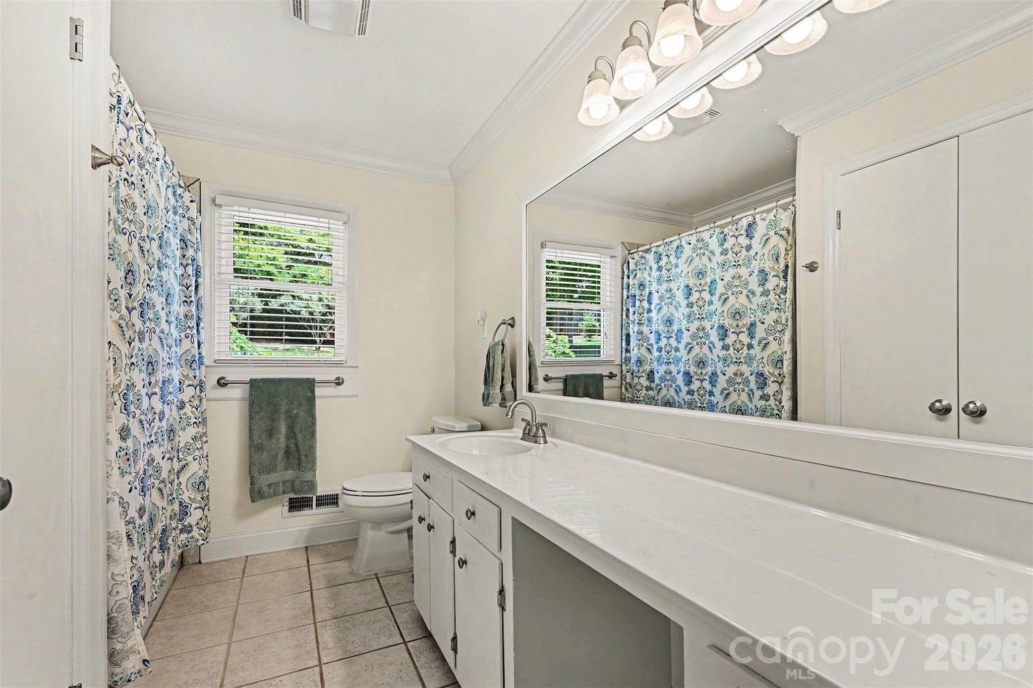 9050 Miriam Drive Property Photo 12