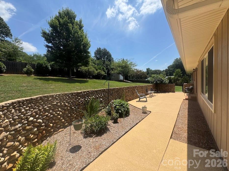9050 Miriam Drive Property Photo 17