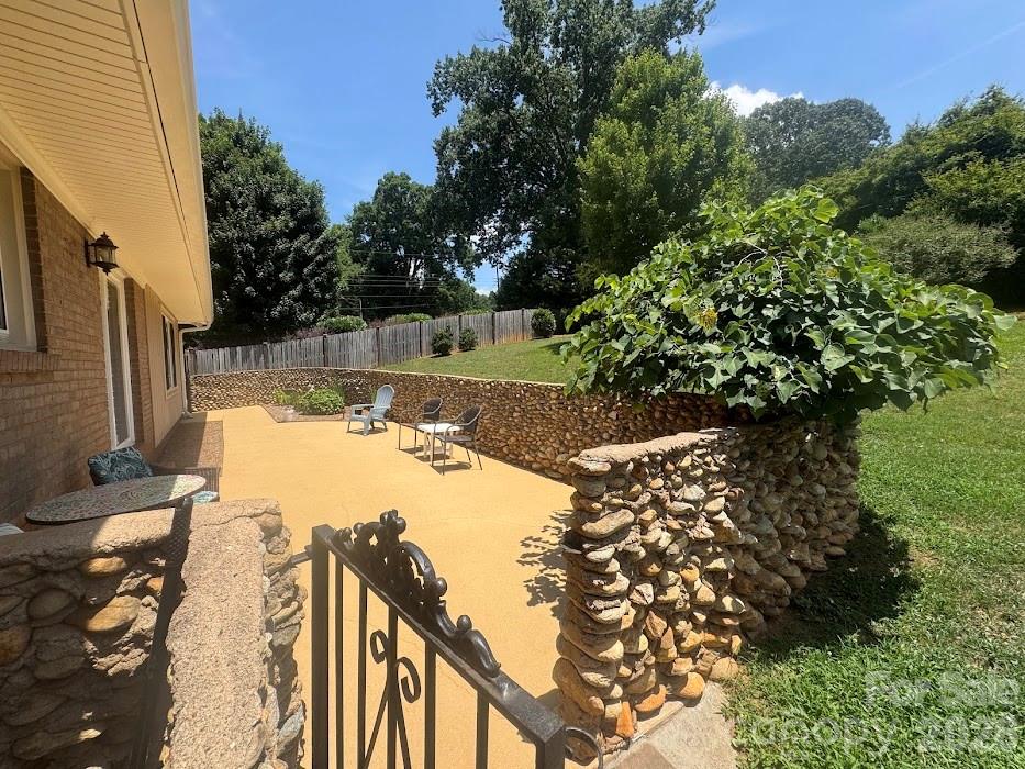 9050 Miriam Drive Property Photo 18
