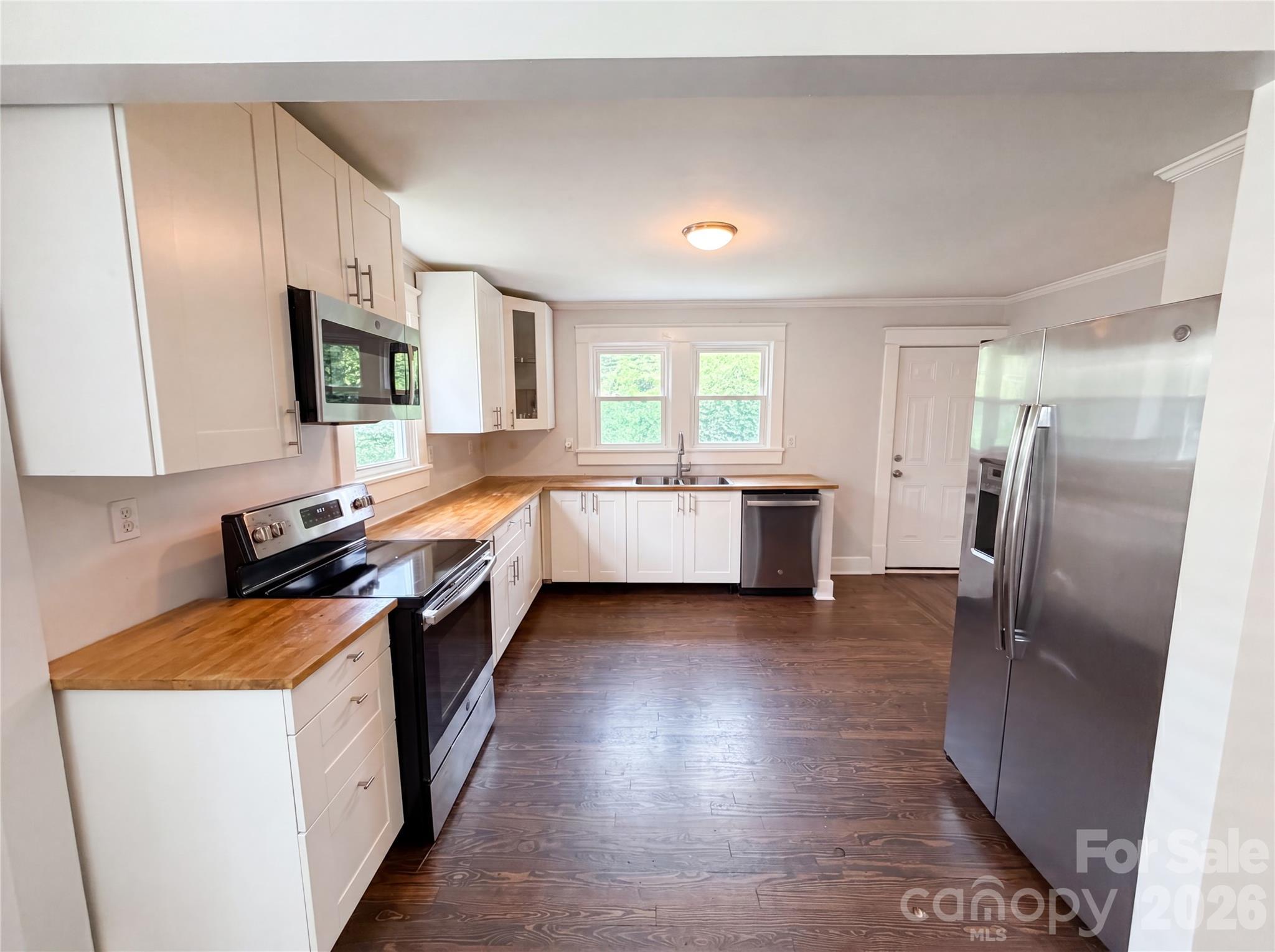 519 N Rose Avenue Property Photo 2