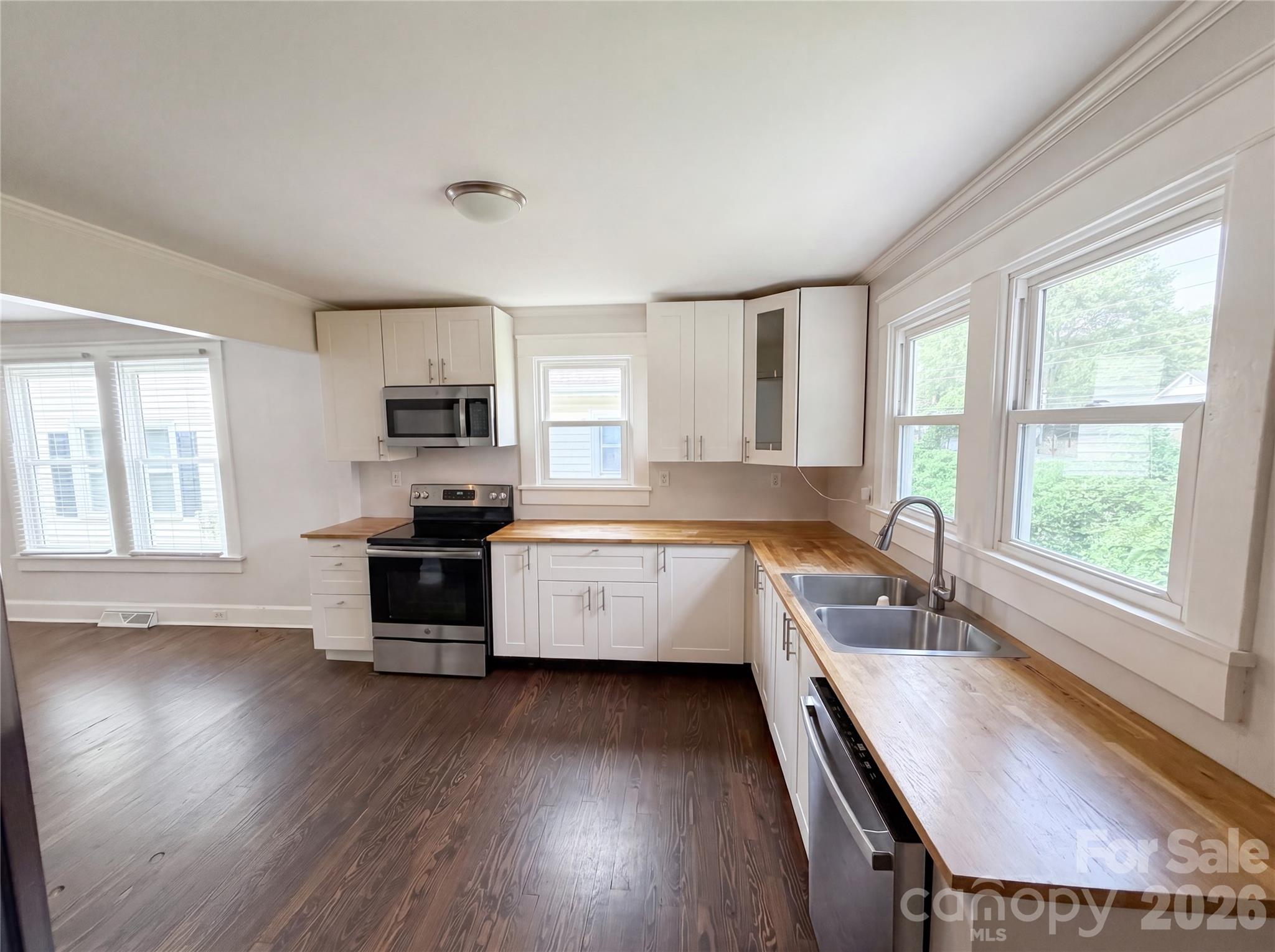 519 N Rose Avenue Property Photo 3