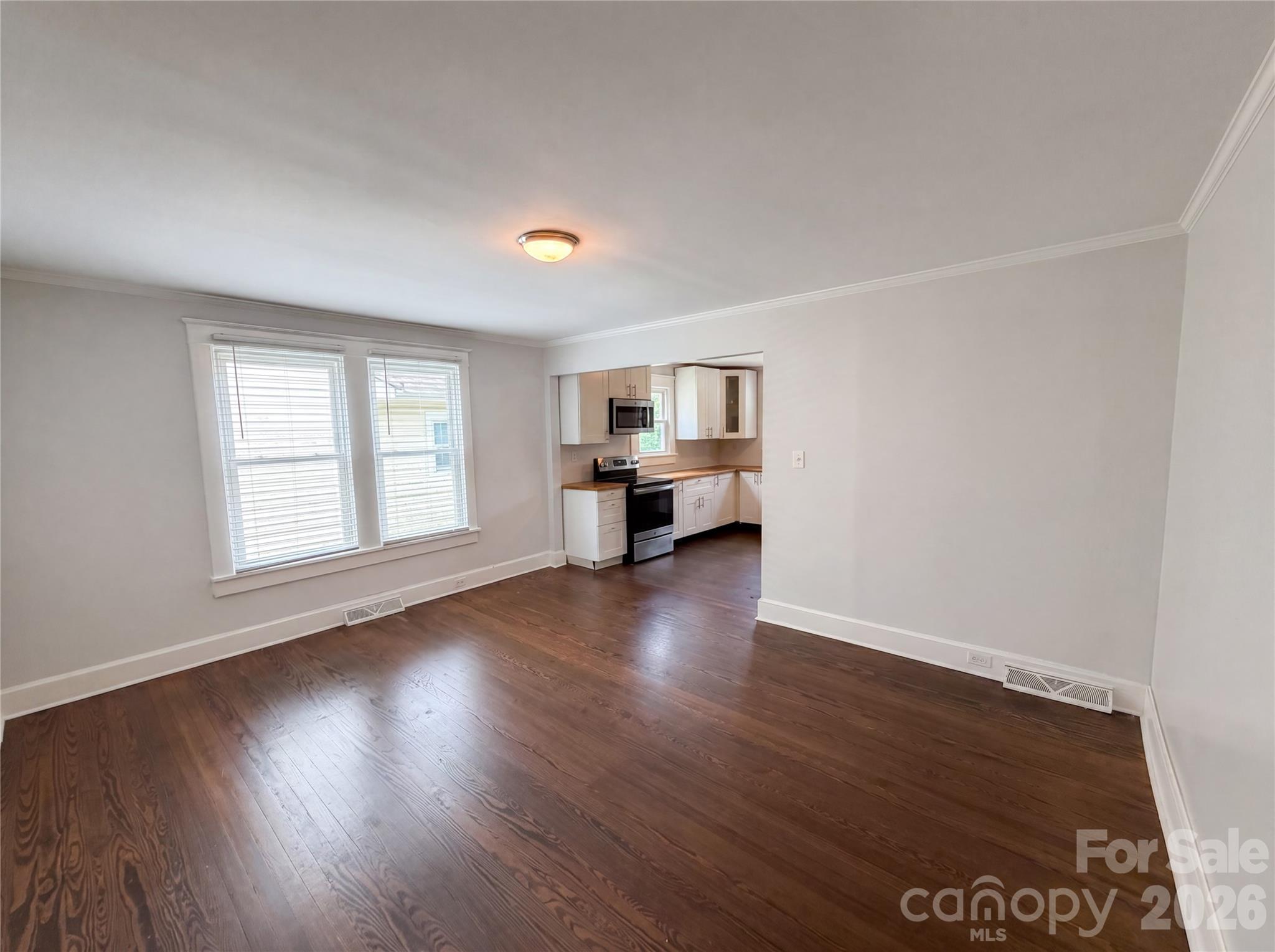 519 N Rose Avenue Property Photo 5