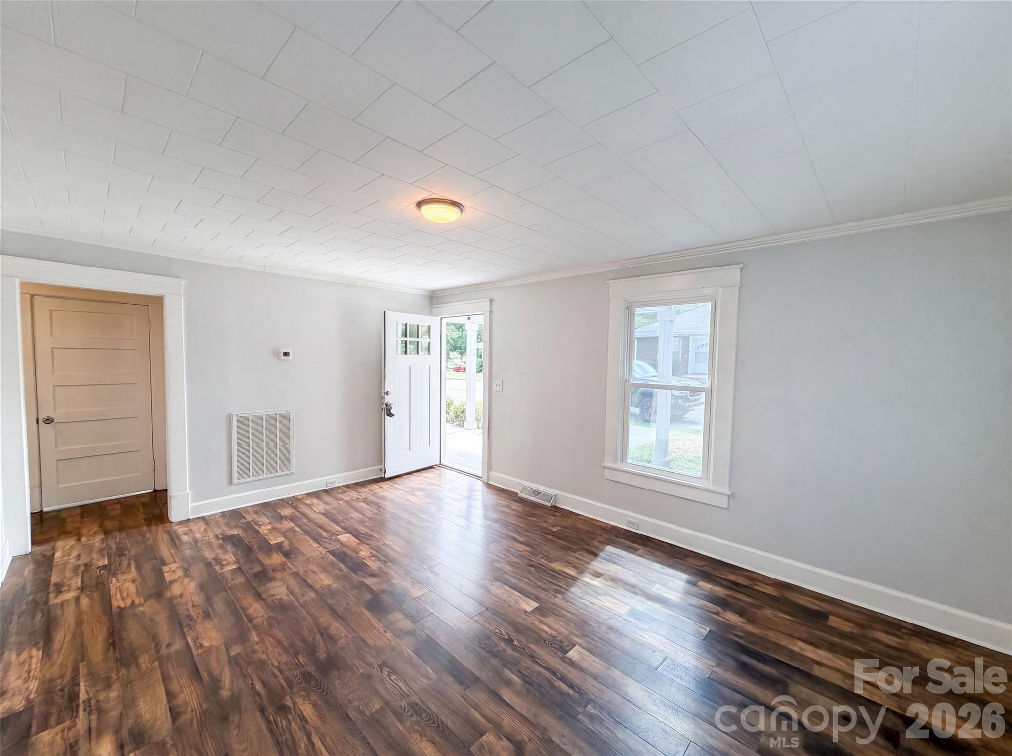 519 N Rose Avenue Property Photo 6