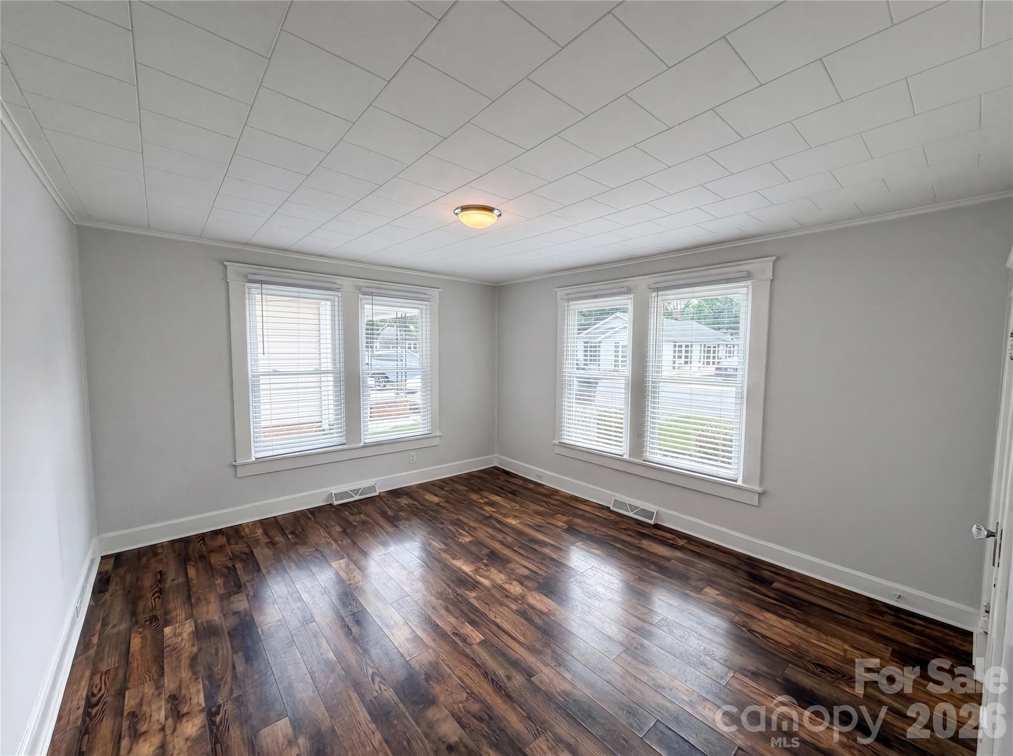 519 N Rose Avenue Property Photo 9