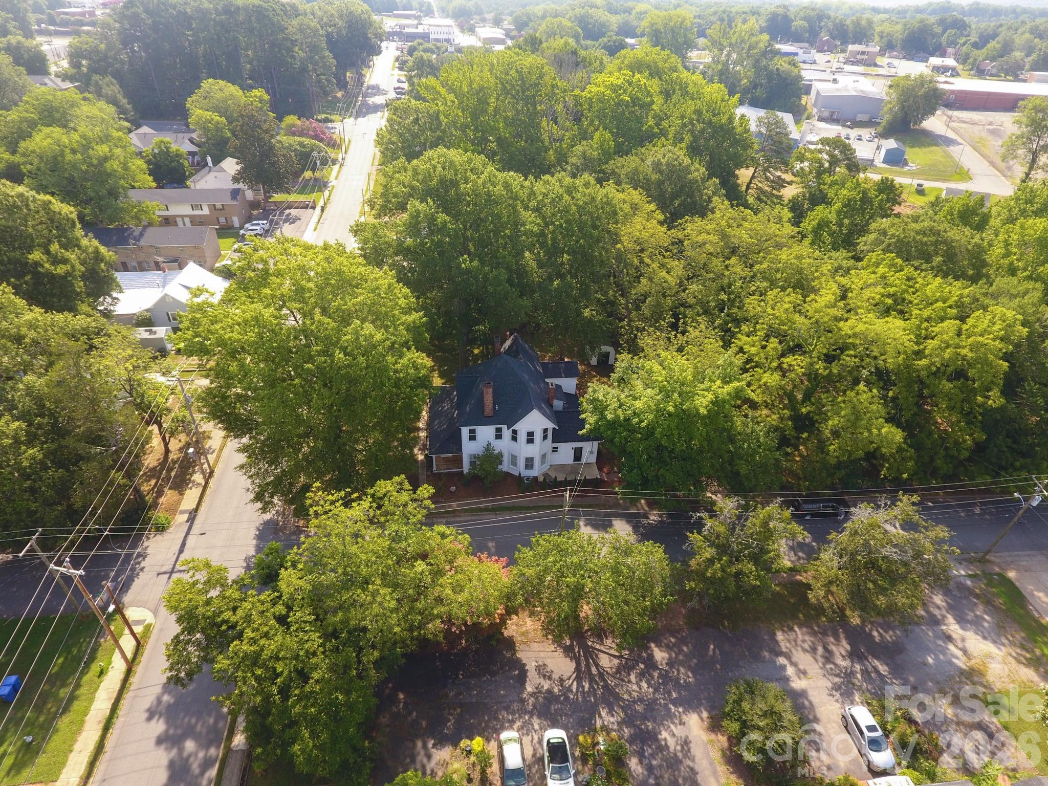 313 Gold Street Property Photo 4