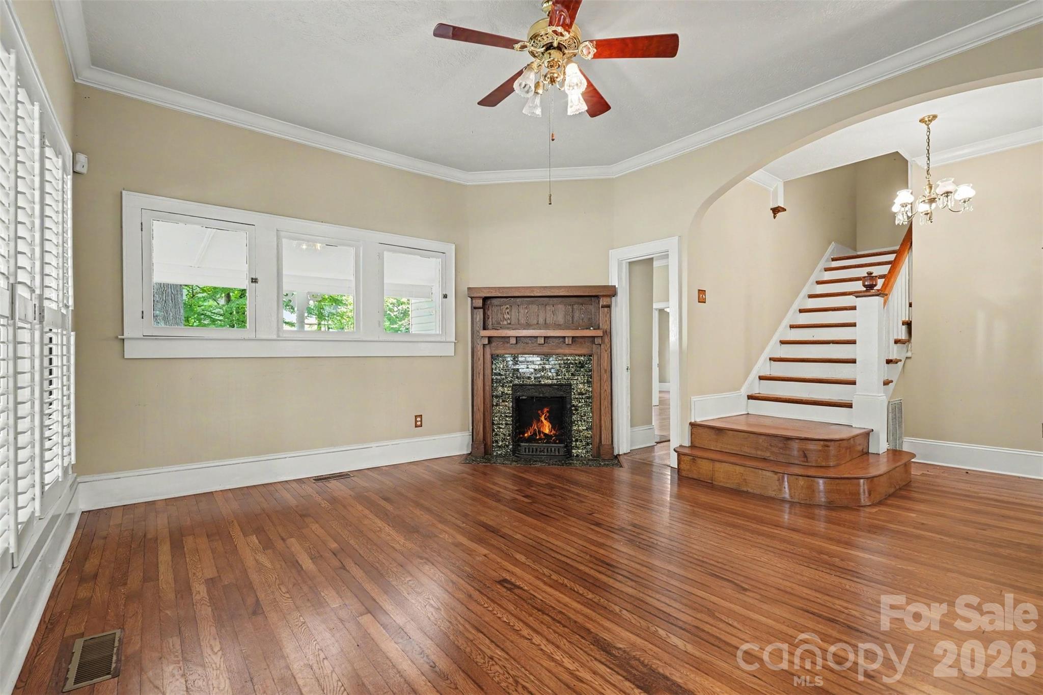 313 Gold Street Property Photo 12