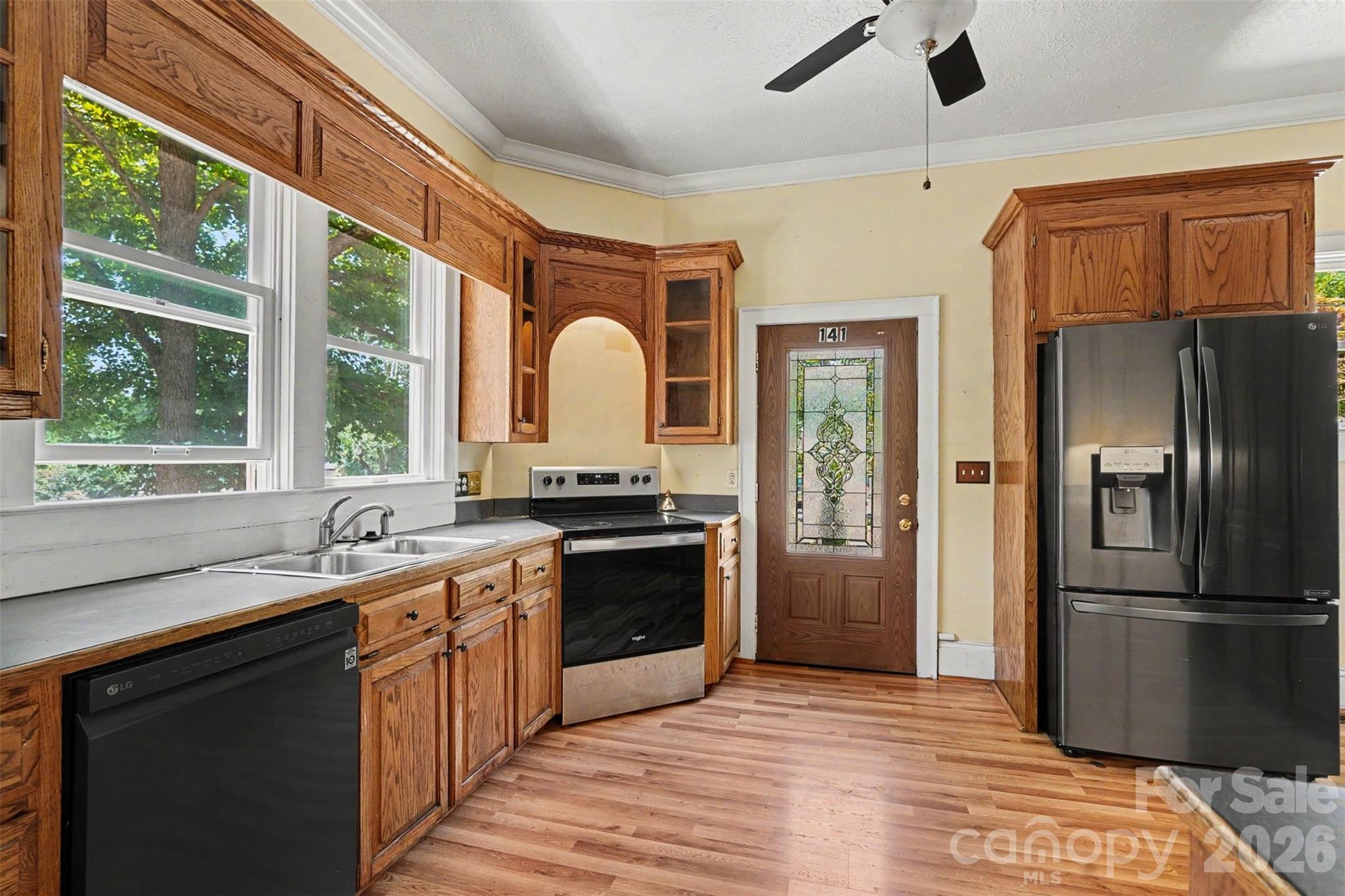 313 Gold Street Property Photo 16