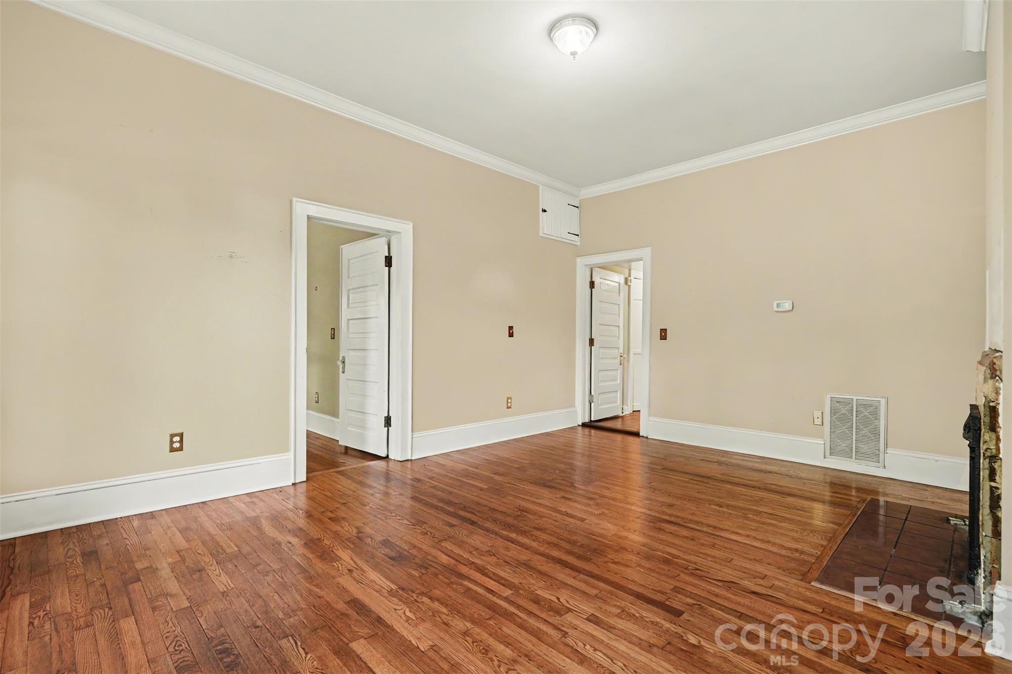 313 Gold Street Property Photo 23