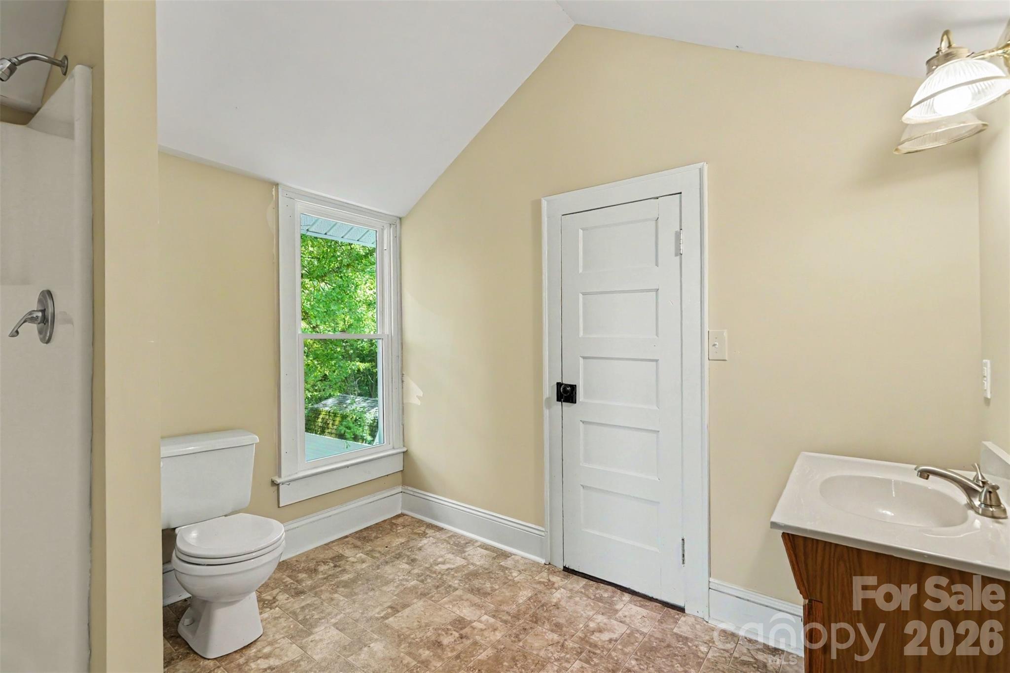 313 Gold Street Property Photo 26