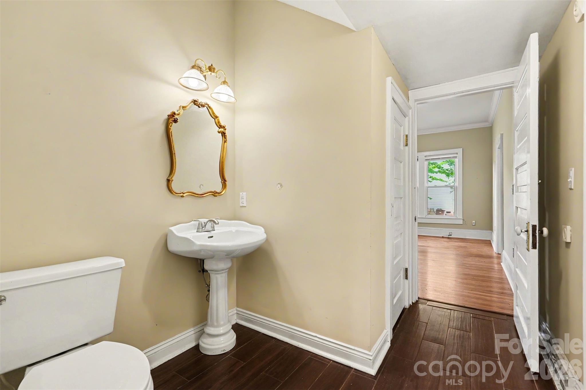 313 Gold Street Property Photo 27
