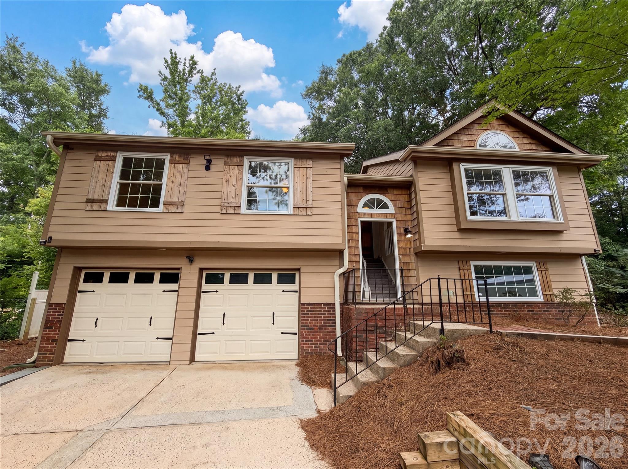 7827 Mallen Drive Property Photo 1