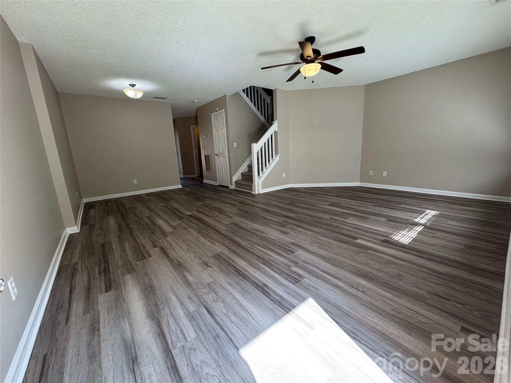 3103 Summercroft Lane Property Photo 4