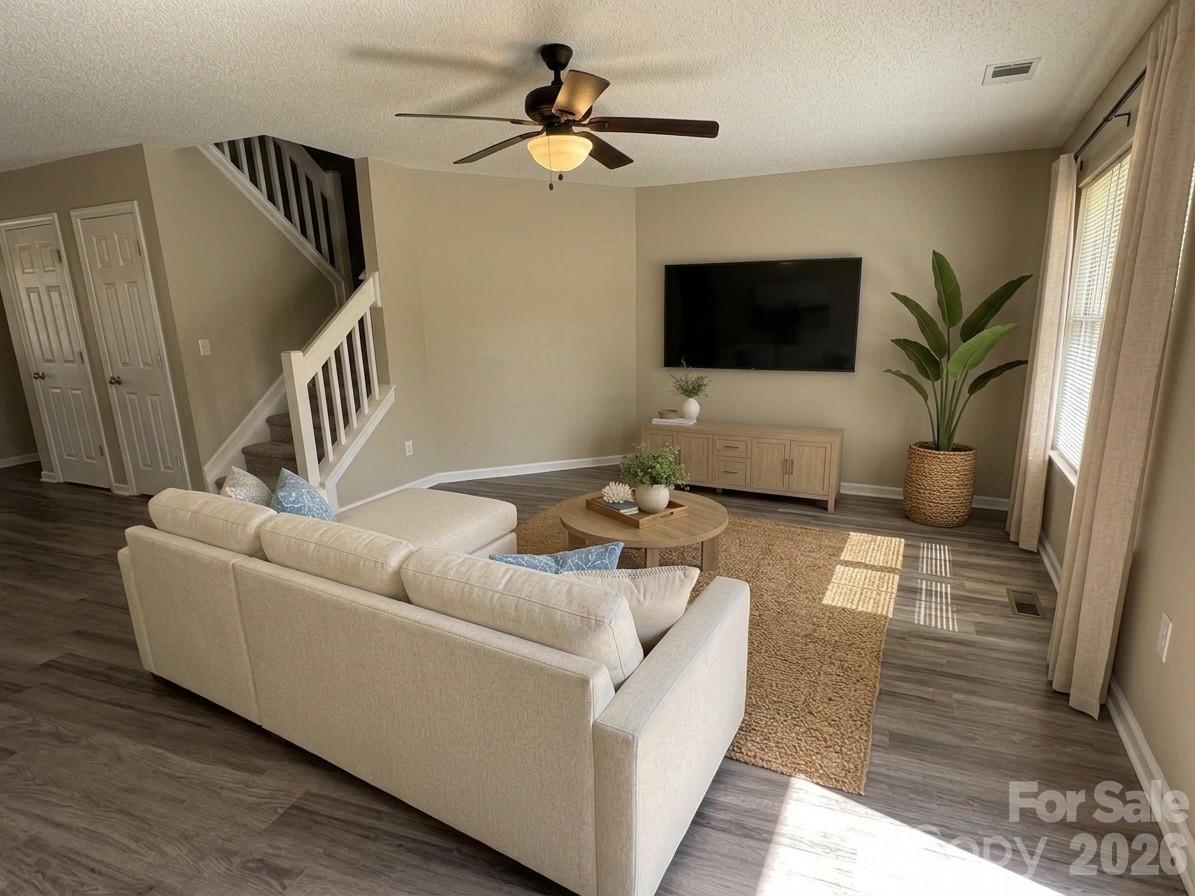3103 Summercroft Lane Property Photo 5