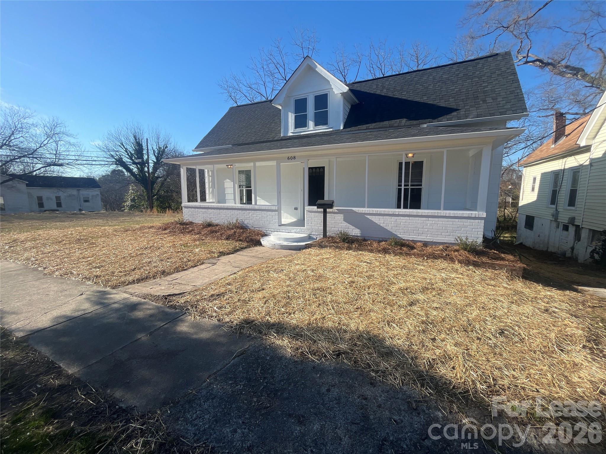 608 S Yadkin Avenue Property Photo 2