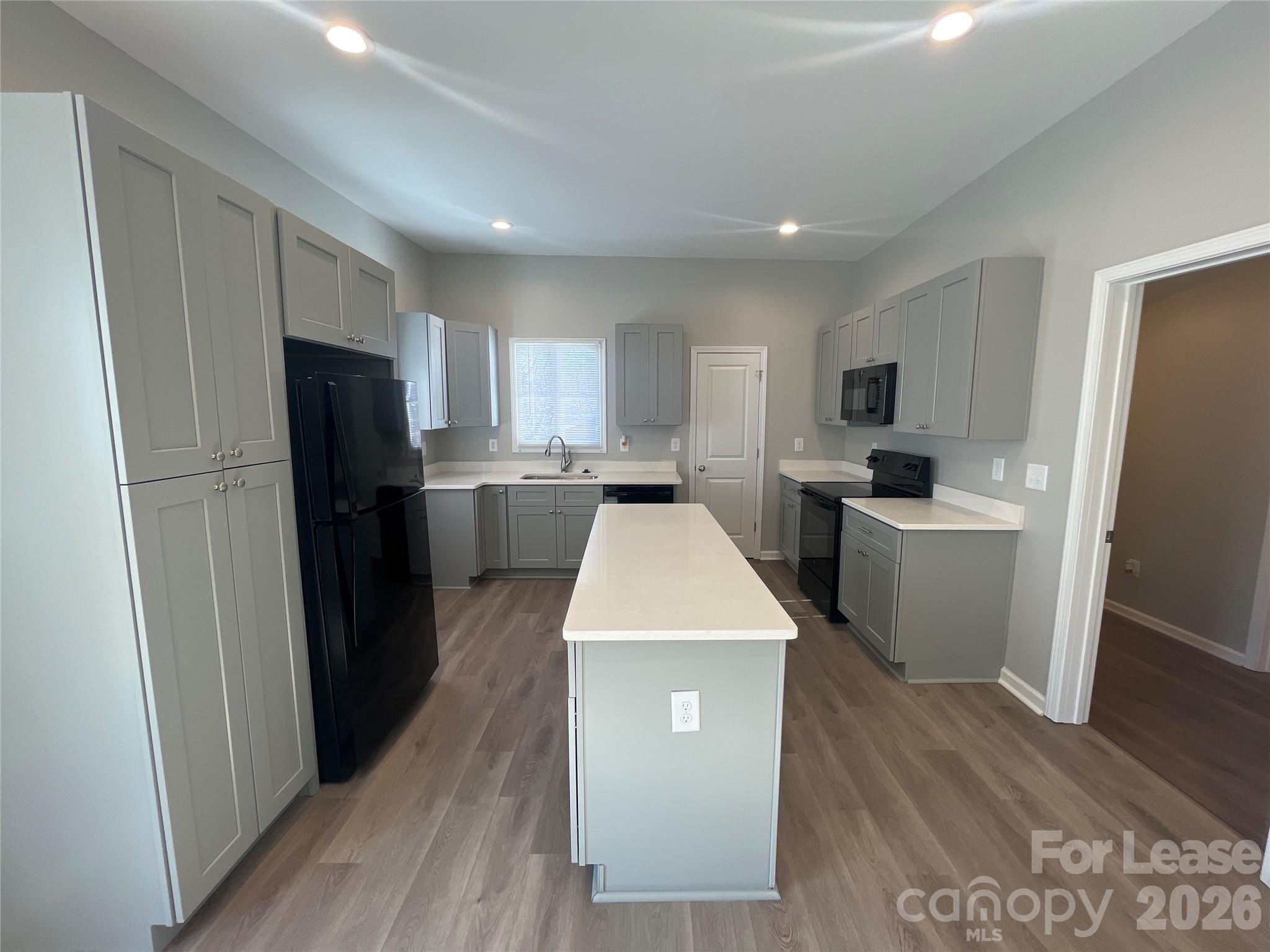 608 S Yadkin Avenue Property Photo 6