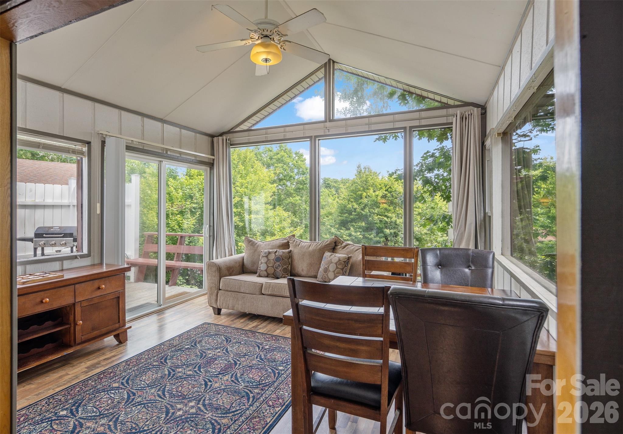 335 Snowshoe Loop Property Photo 1