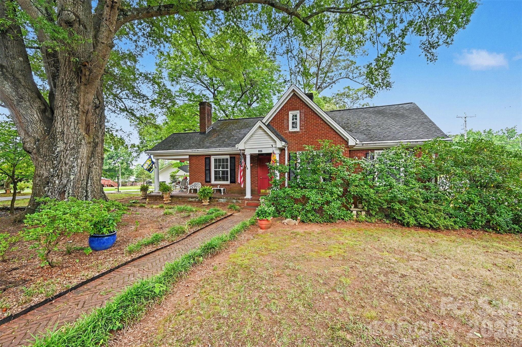 806 S Main Avenue Property Photo 2