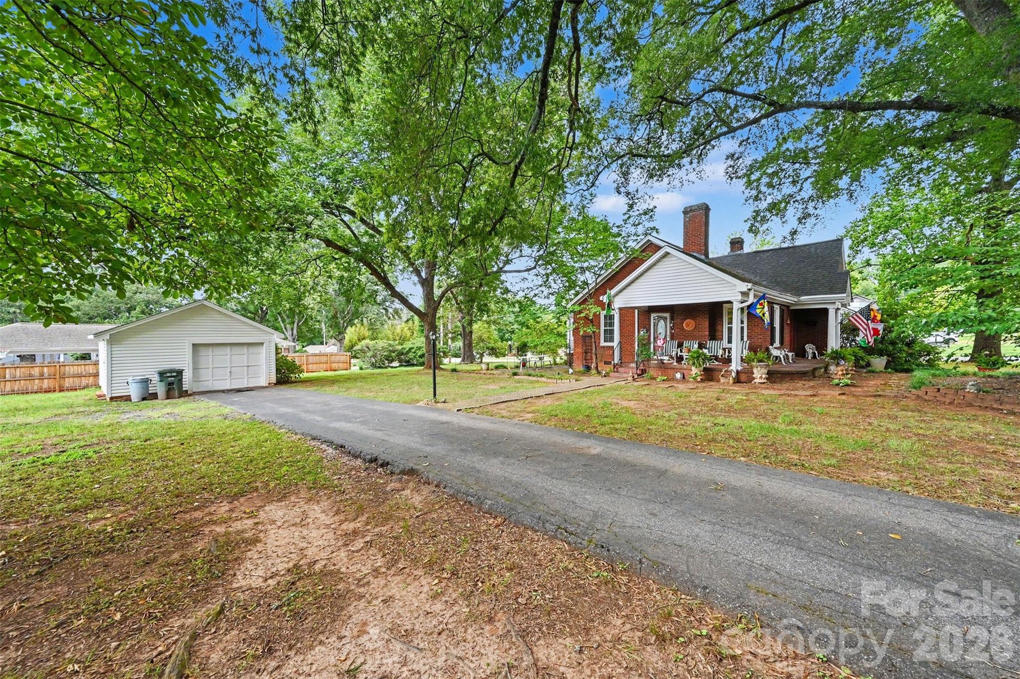 806 S Main Avenue Property Photo 4