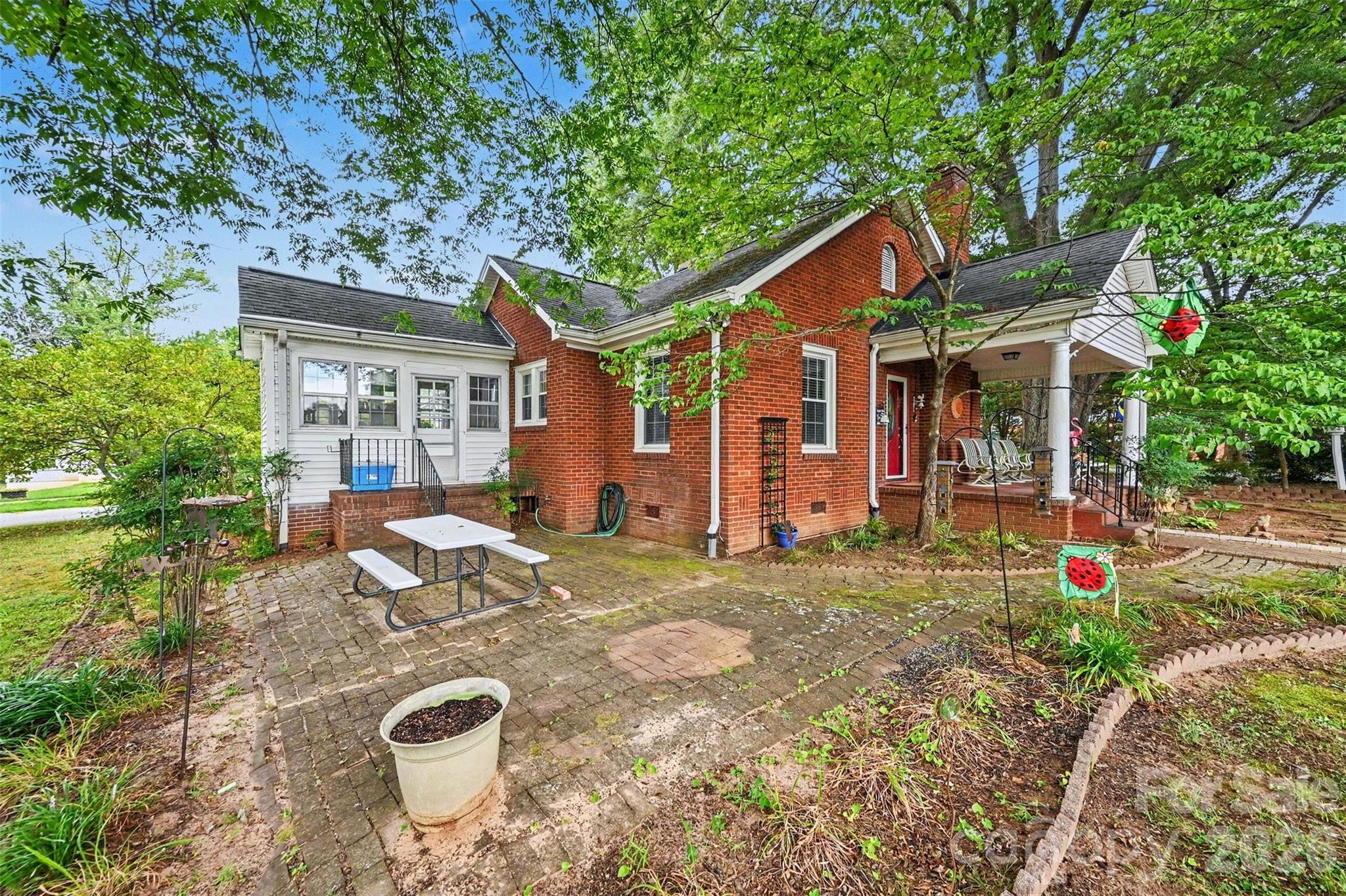 806 S Main Avenue Property Photo 27