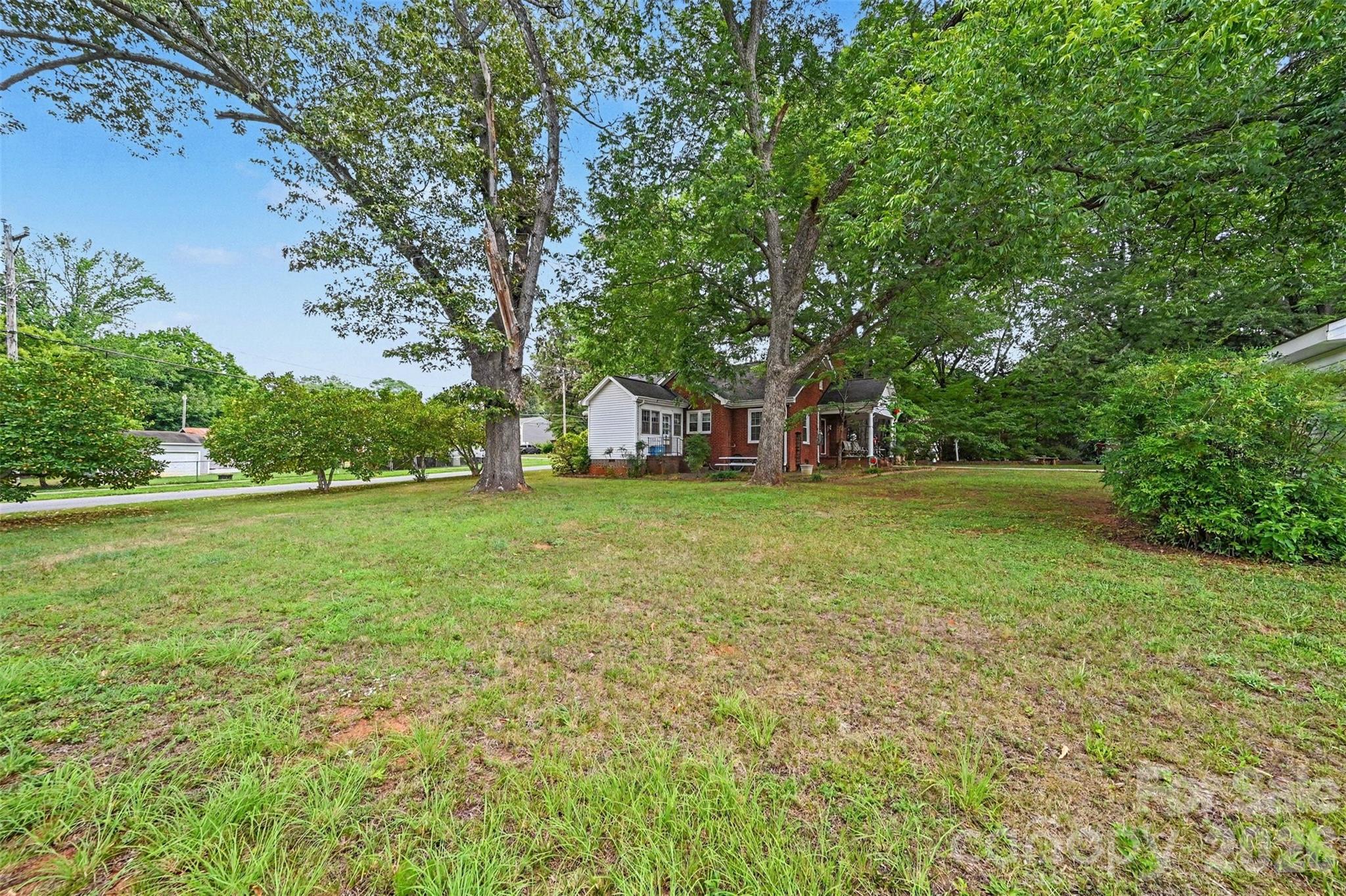 806 S Main Avenue Property Photo 28
