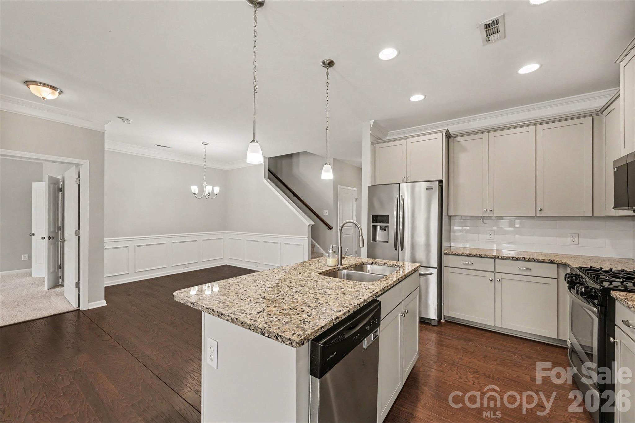 230 Sycamore Drive Property Photo 3
