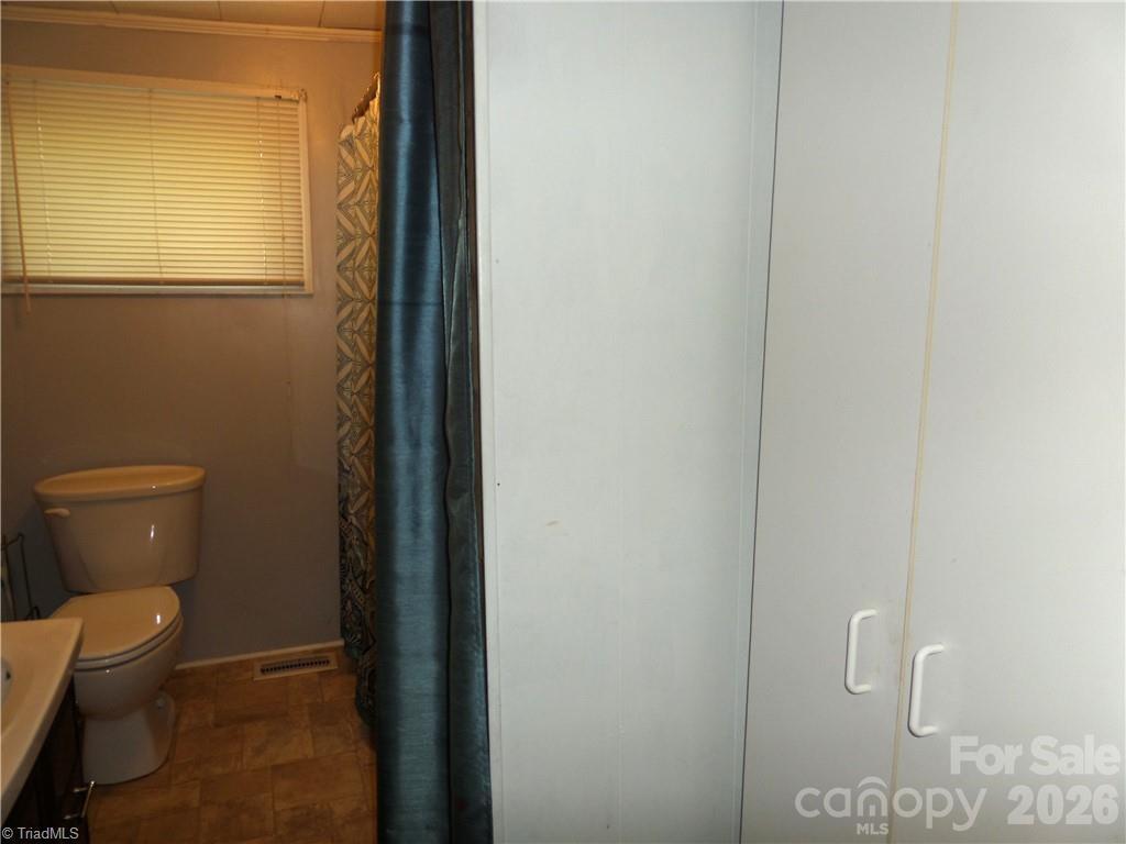 1220 Lake Drive 9 None Property Photo 13
