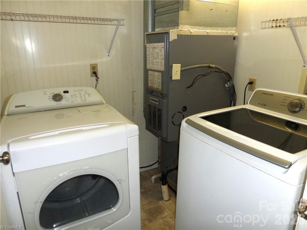 1220 Lake Drive 9 None Property Photo 14