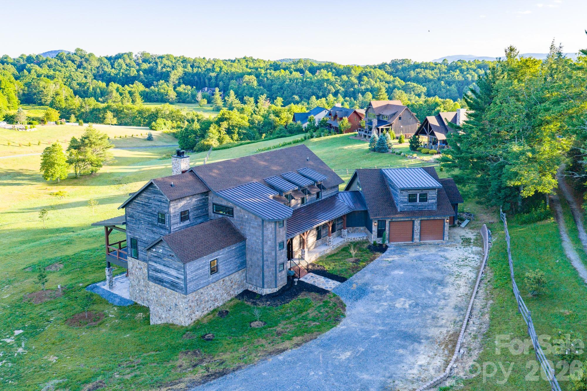 119 Summer Day Drive Property Photo 4