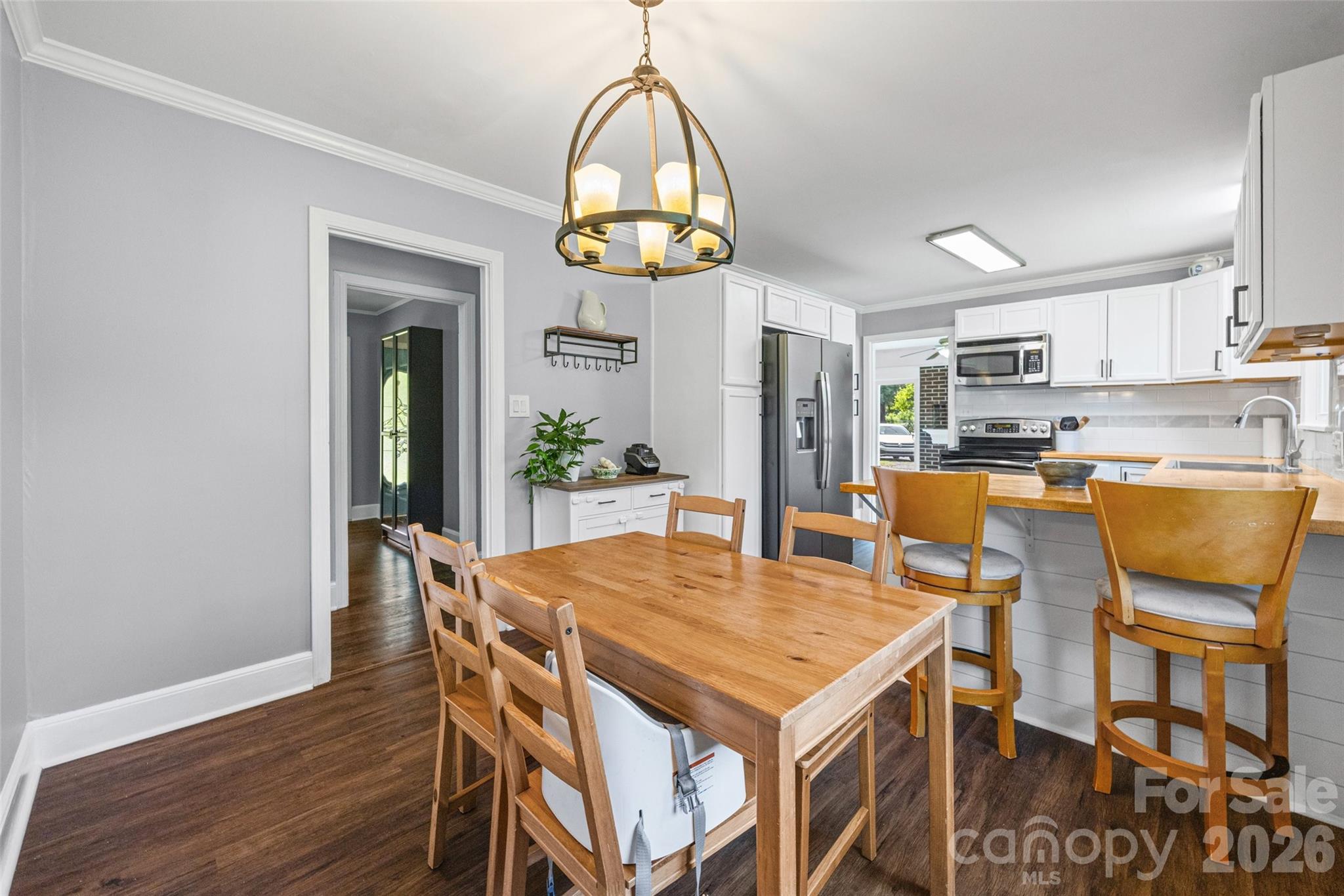 1411 Oakdale Road Property Photo 9